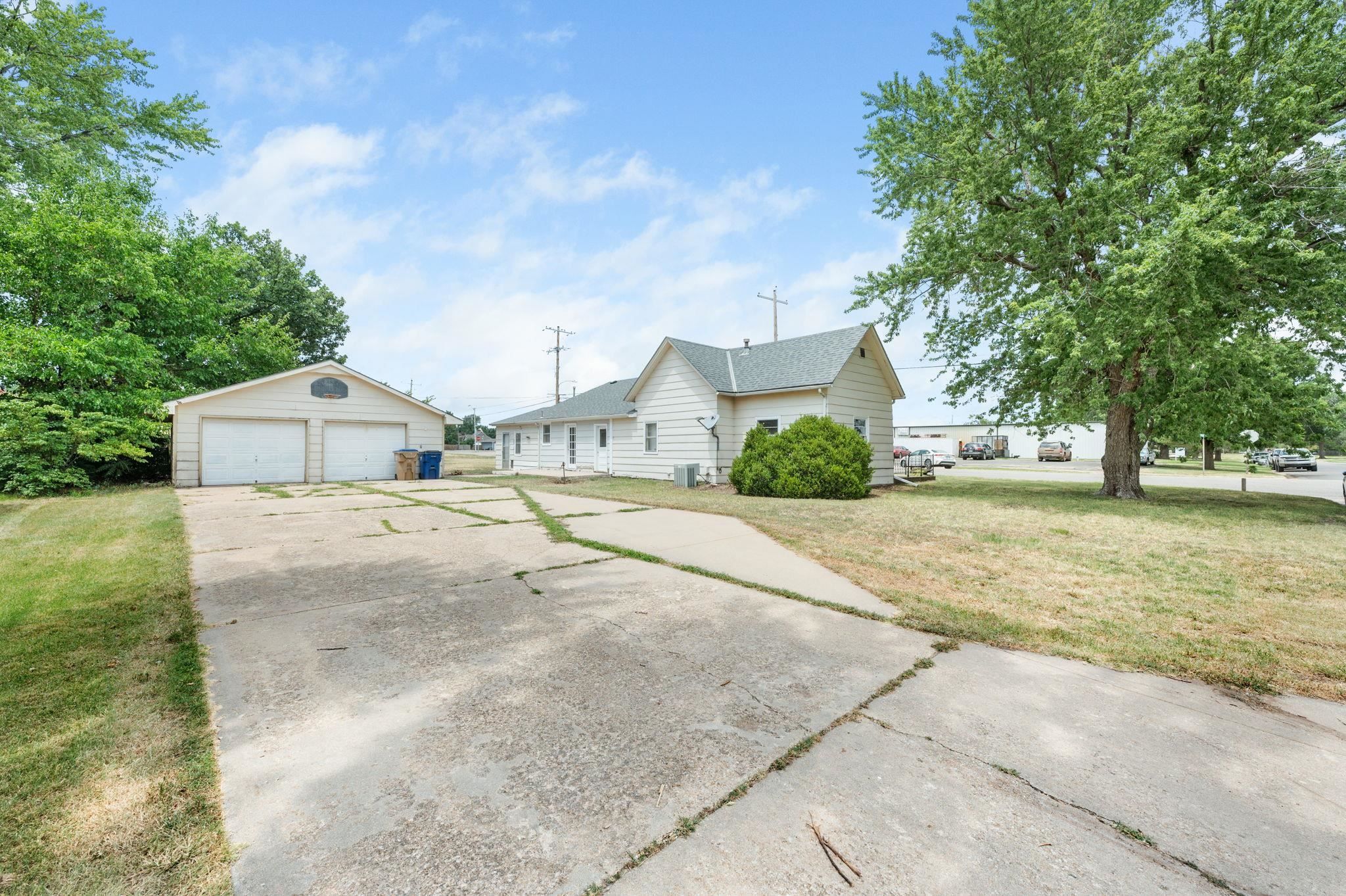 125 E 2nd Ave, Cheney, Kansas image 15