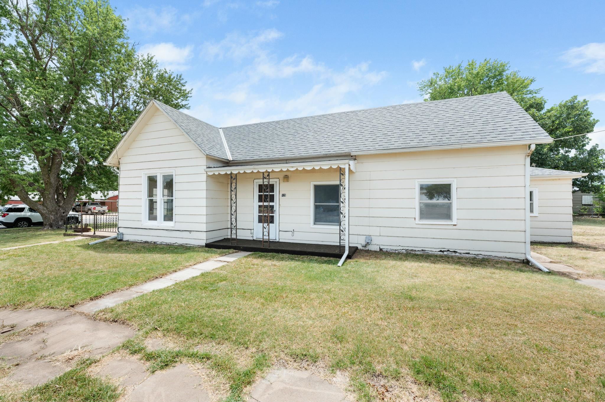 125 E 2nd Ave, Cheney, Kansas image 1