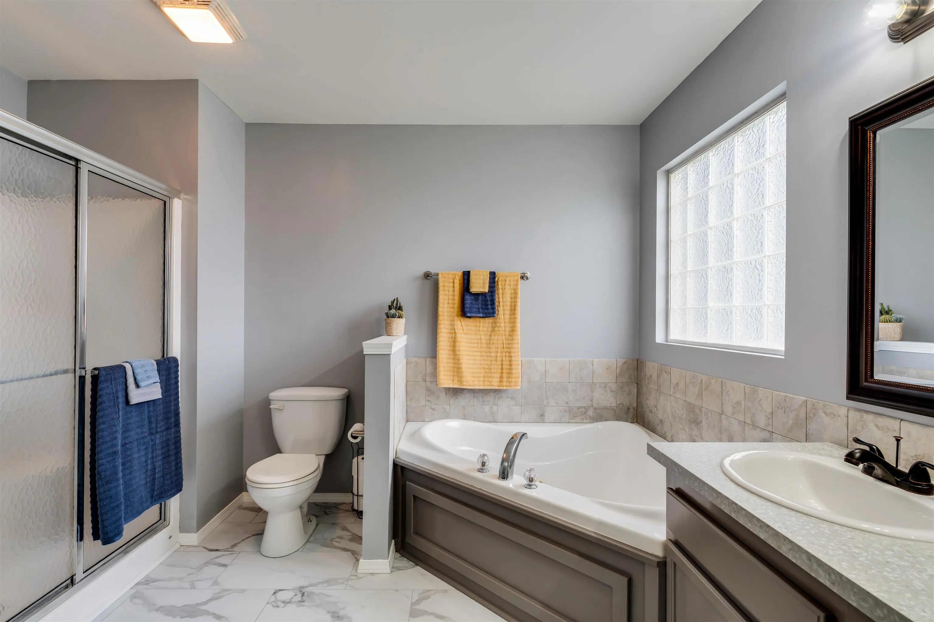 Wichita, Kansas 67235, United States, 5 Bedrooms Bedrooms, ,3 BathroomsBathrooms,Residential,Pending,200279