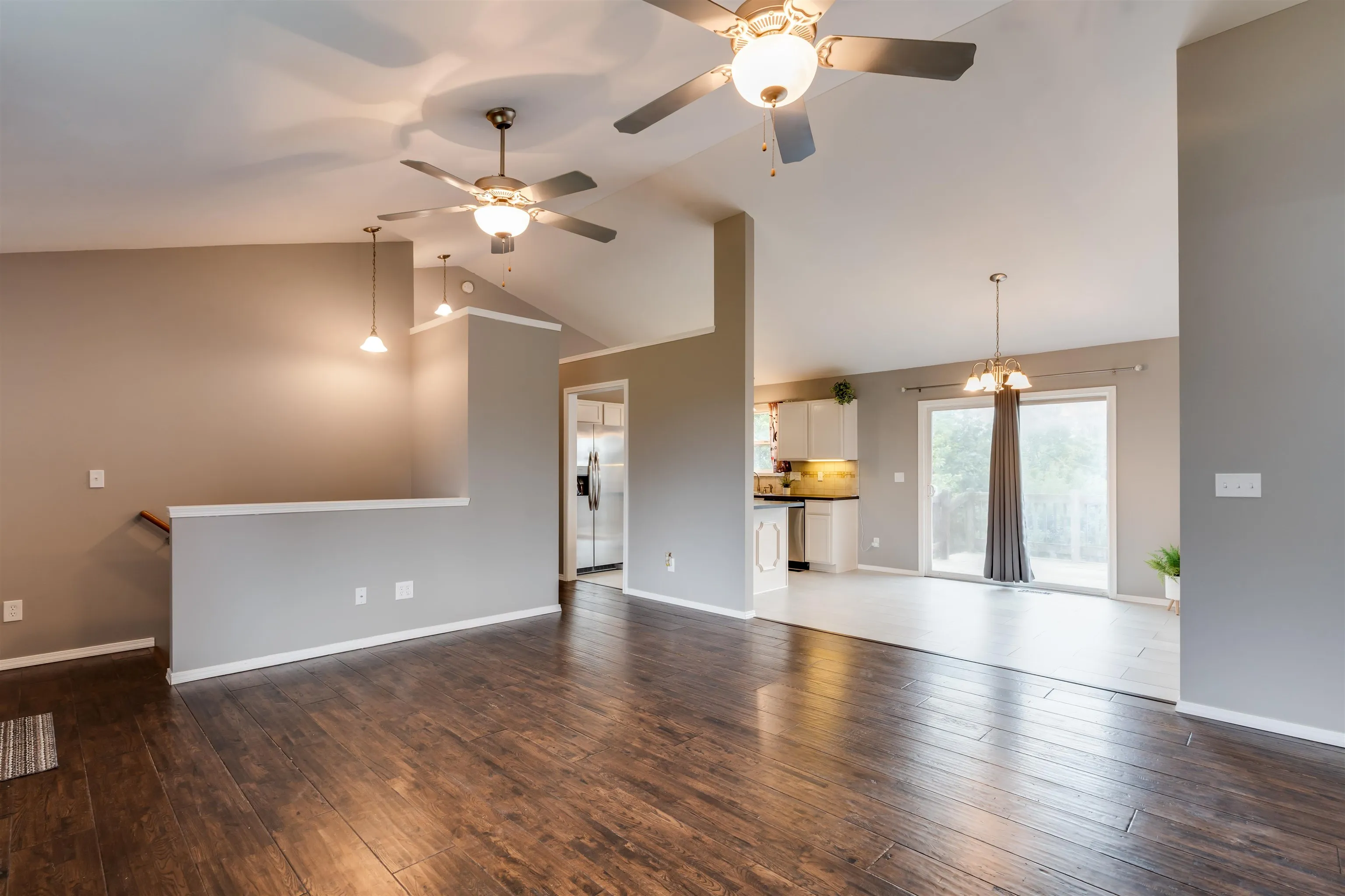 Wichita, Kansas 67235, United States, 5 Bedrooms Bedrooms, ,3 BathroomsBathrooms,Residential,Pending,200279