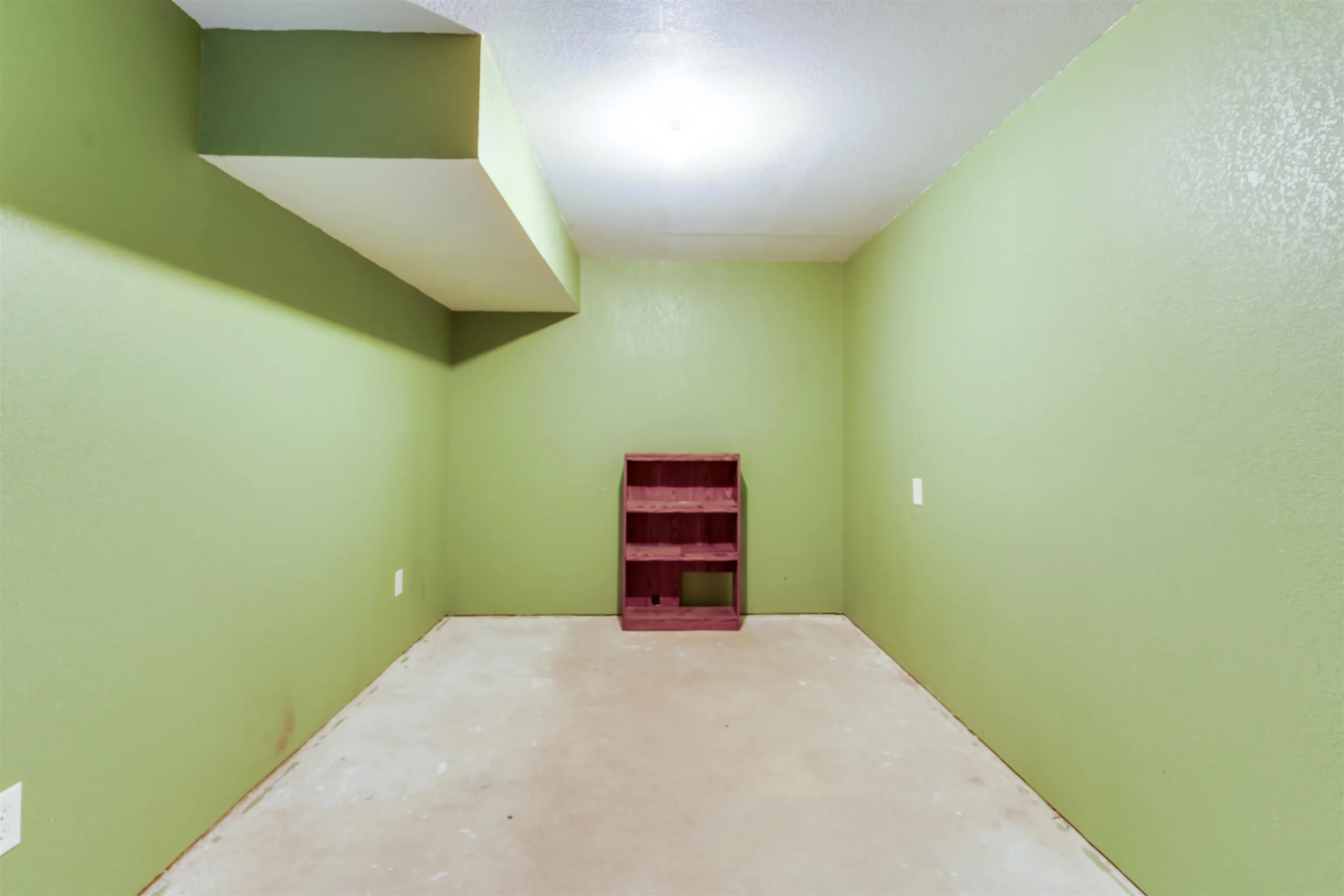 Wichita, Kansas 67235, United States, 5 Bedrooms Bedrooms, ,3 BathroomsBathrooms,Residential,Pending,200279