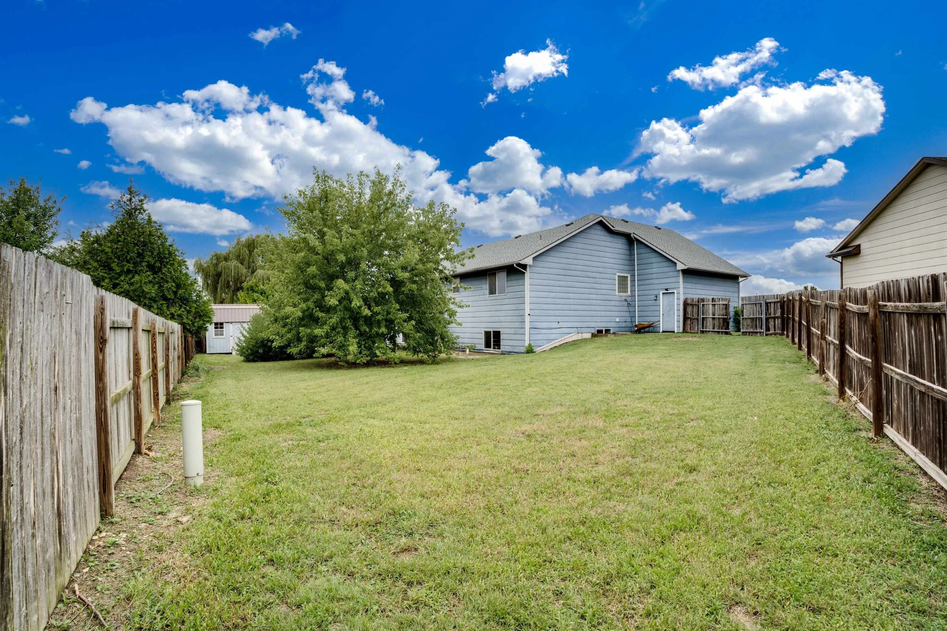 Wichita, Kansas 67235, United States, 5 Bedrooms Bedrooms, ,3 BathroomsBathrooms,Residential,Pending,200279