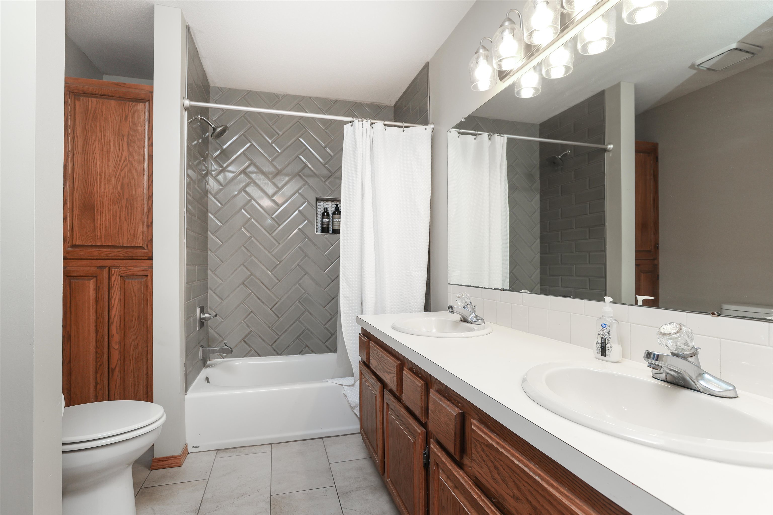 2452 N Chadsworth Ct, Wichita, Kansas image 18