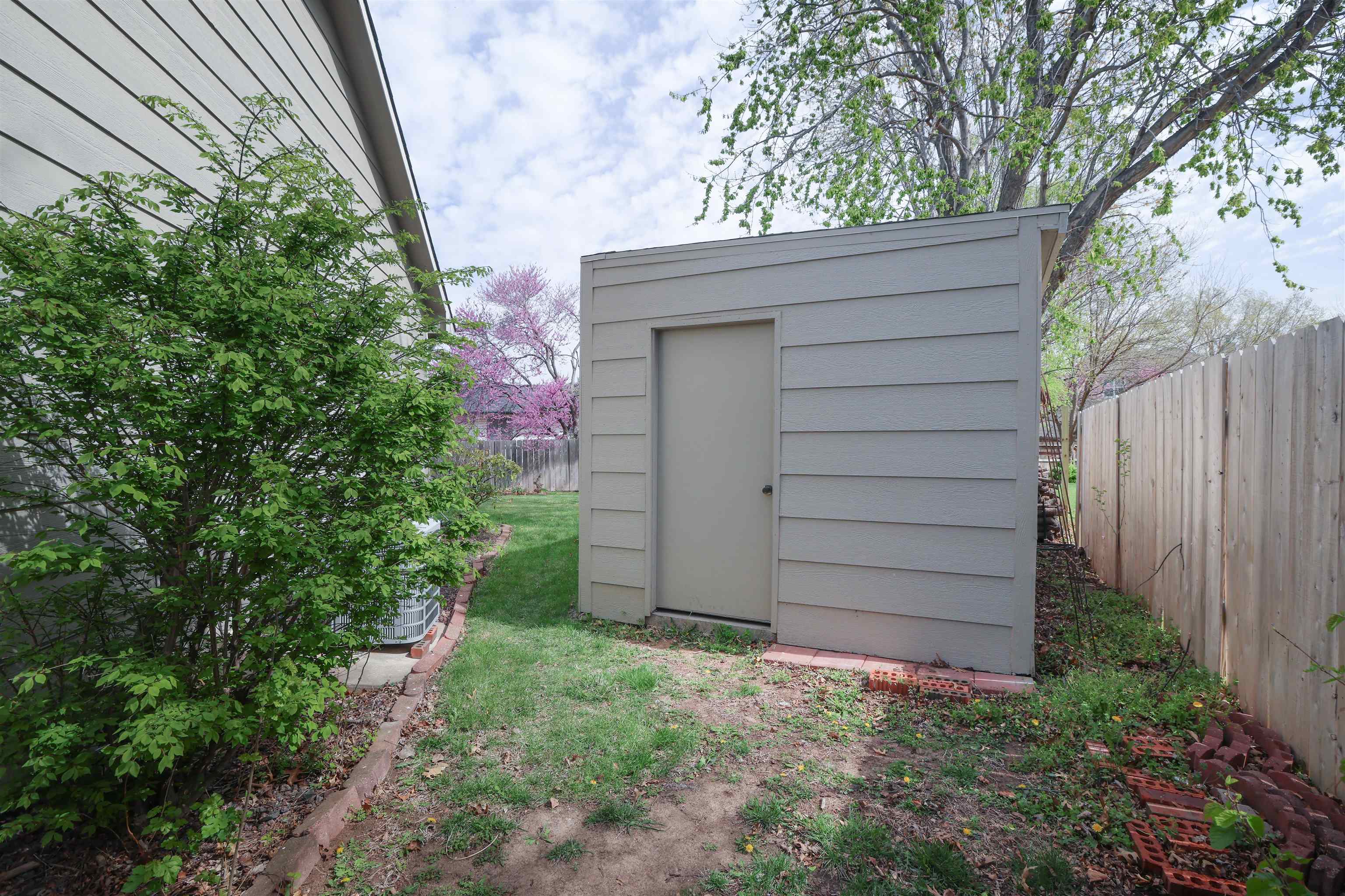 2452 N Chadsworth Ct, Wichita, Kansas image 33