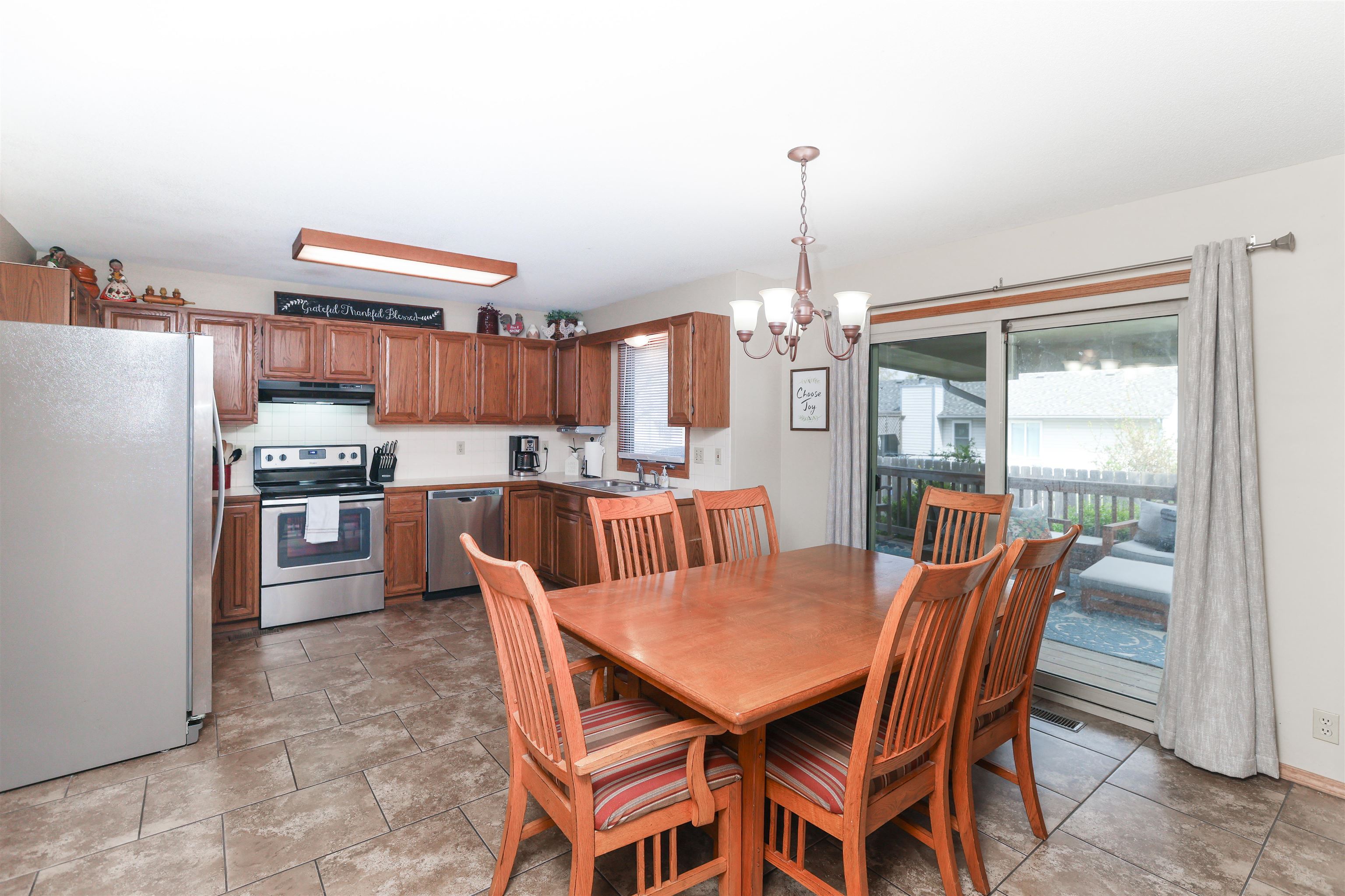 2452 N Chadsworth Ct, Wichita, Kansas image 8