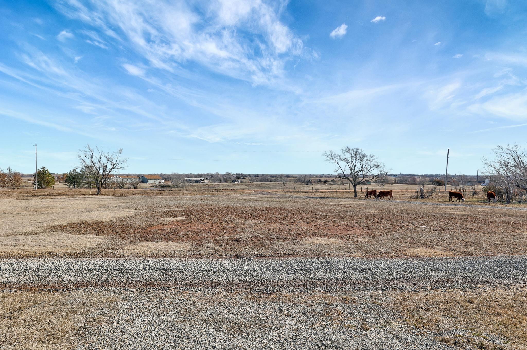 Mount Hope, Kansas 67108, United States, 4 Bedrooms Bedrooms, ,3 BathroomsBathrooms,Residential,Pending,65353