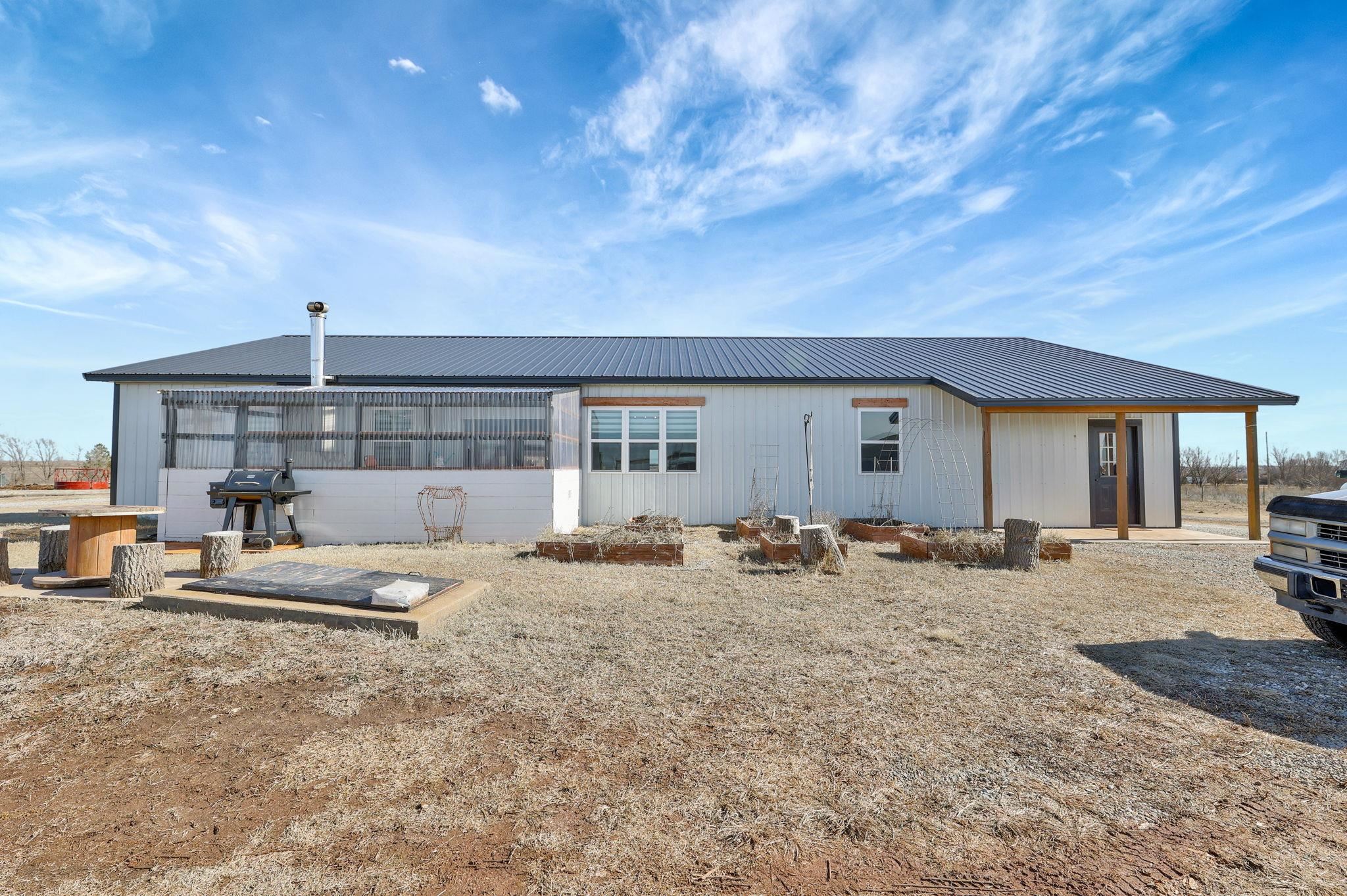 Mount Hope, Kansas 67108, United States, 4 Bedrooms Bedrooms, ,3 BathroomsBathrooms,Residential,Pending,65353