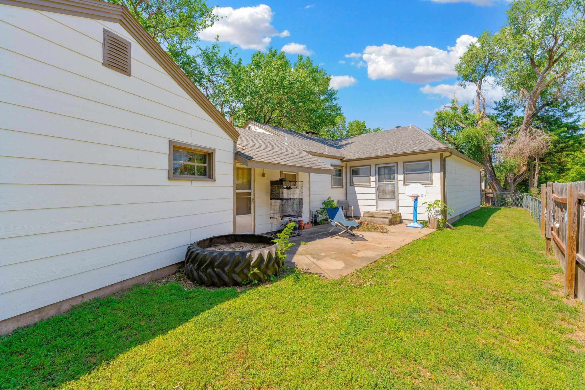 12 Cedar Dr, Newton, Kansas image 32