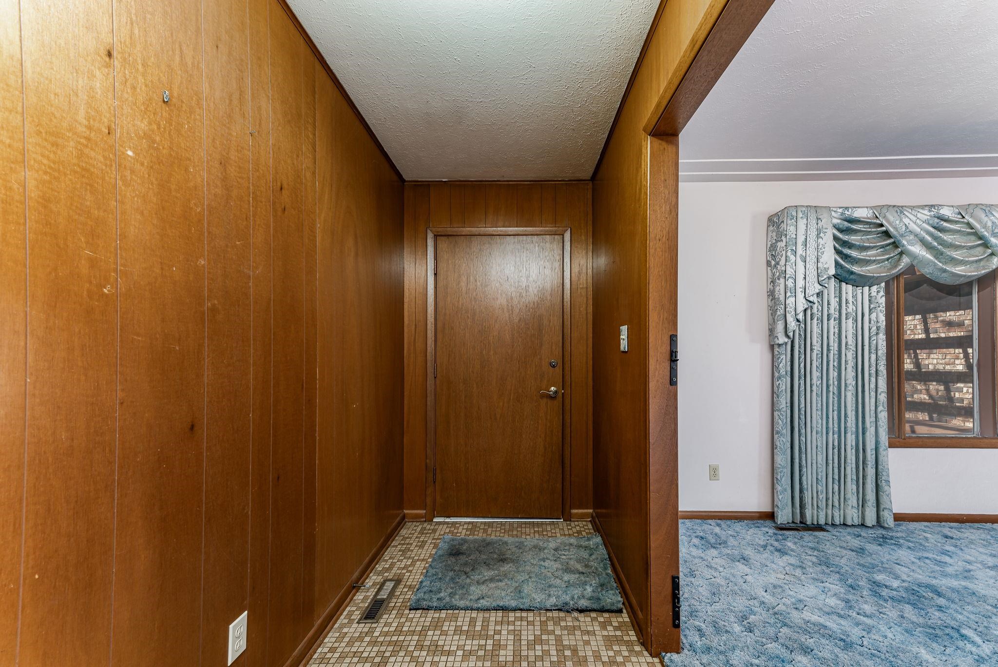 Wichita, Kansas 67209, United States, 4 Bedrooms Bedrooms, ,3 BathroomsBathrooms,Residential,Pending,65693