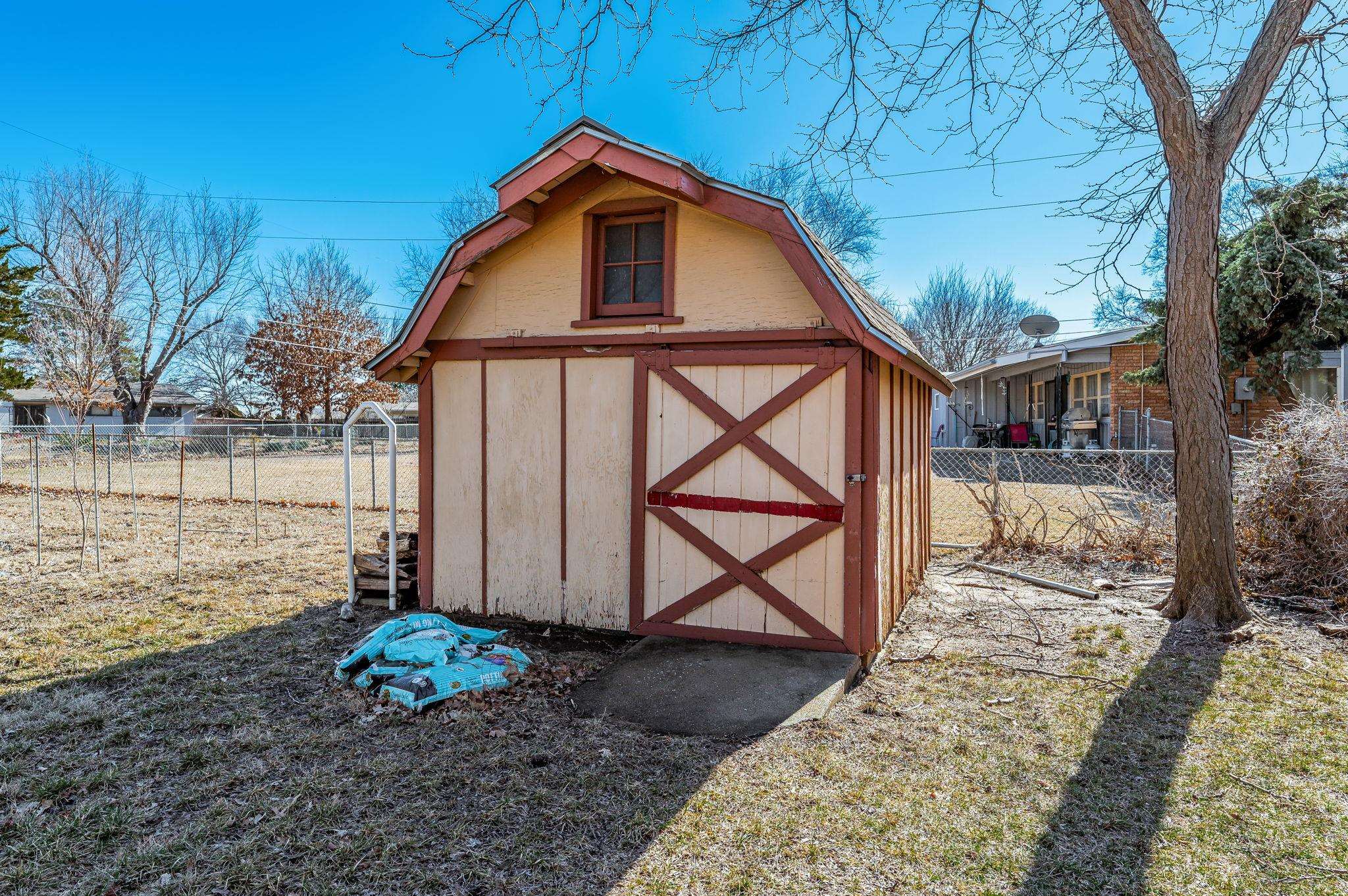 Wichita, Kansas 67209, United States, 4 Bedrooms Bedrooms, ,3 BathroomsBathrooms,Residential,Pending,65693