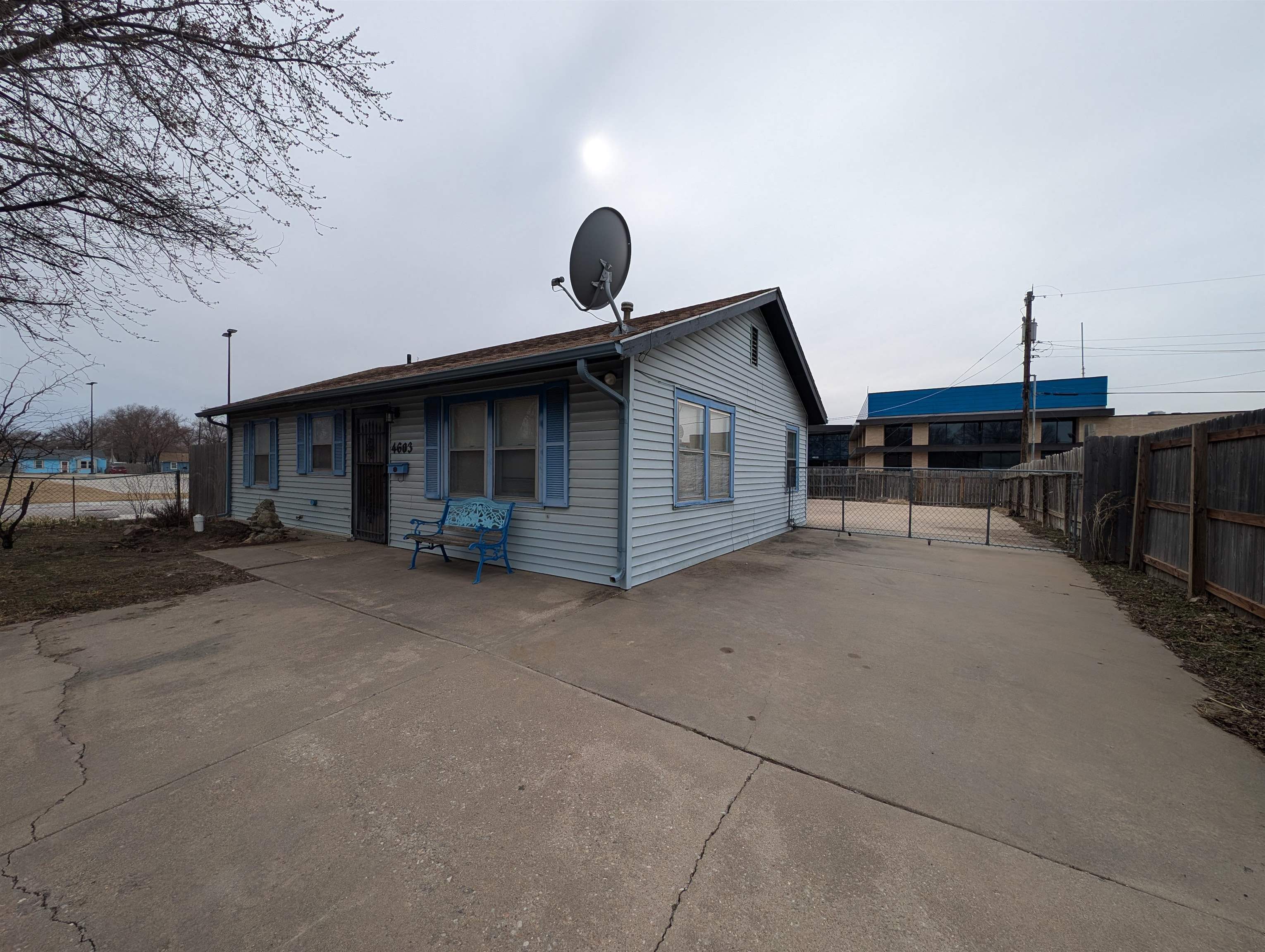 4603 S Juniper Ave, Wichita, Kansas image 2