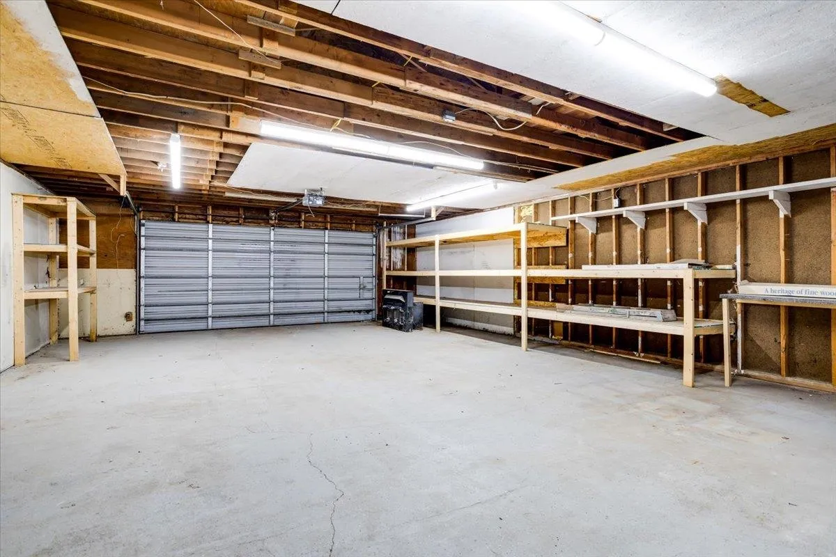 Douglass, Kansas 67039, United States, 4 Bedrooms Bedrooms, ,1 BathroomBathrooms,Residential,Pending,40111