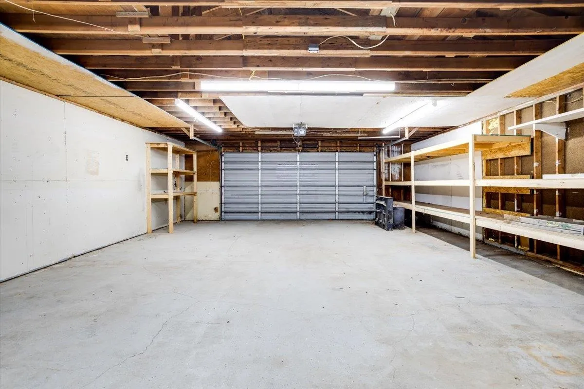 Douglass, Kansas 67039, United States, 4 Bedrooms Bedrooms, ,1 BathroomBathrooms,Residential,Pending,40111