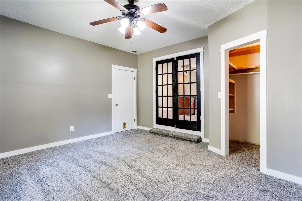 Douglass, Kansas 67039, United States, 4 Bedrooms Bedrooms, ,1 BathroomBathrooms,Residential,Pending,40111