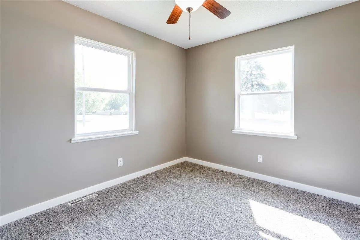 Douglass, Kansas 67039, United States, 4 Bedrooms Bedrooms, ,1 BathroomBathrooms,Residential,Pending,40111