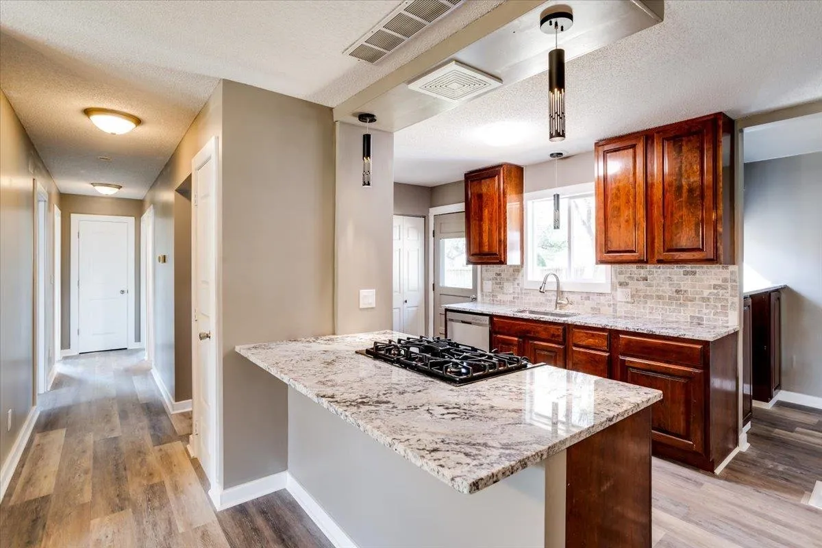 Douglass, Kansas 67039, United States, 4 Bedrooms Bedrooms, ,1 BathroomBathrooms,Residential,Pending,40111