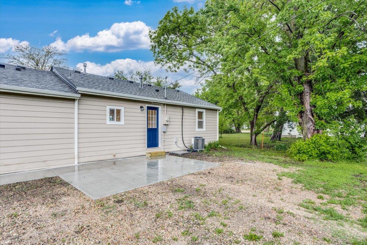 921 E 10th St, Newton, Kansas image 31