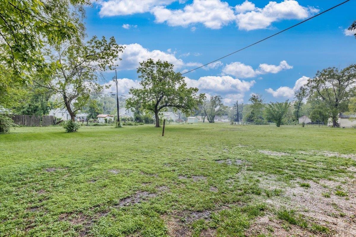 921 E 10th St, Newton, Kansas image 32
