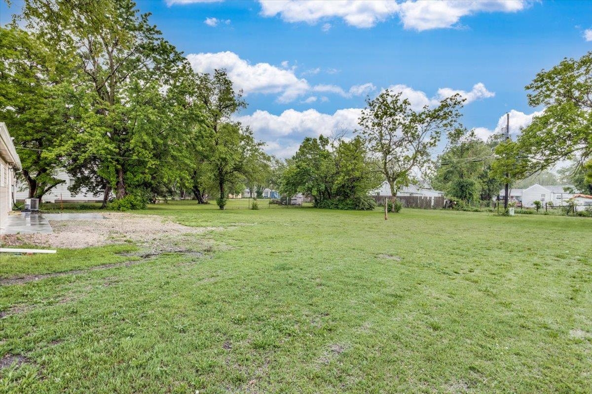 921 E 10th St, Newton, Kansas image 26