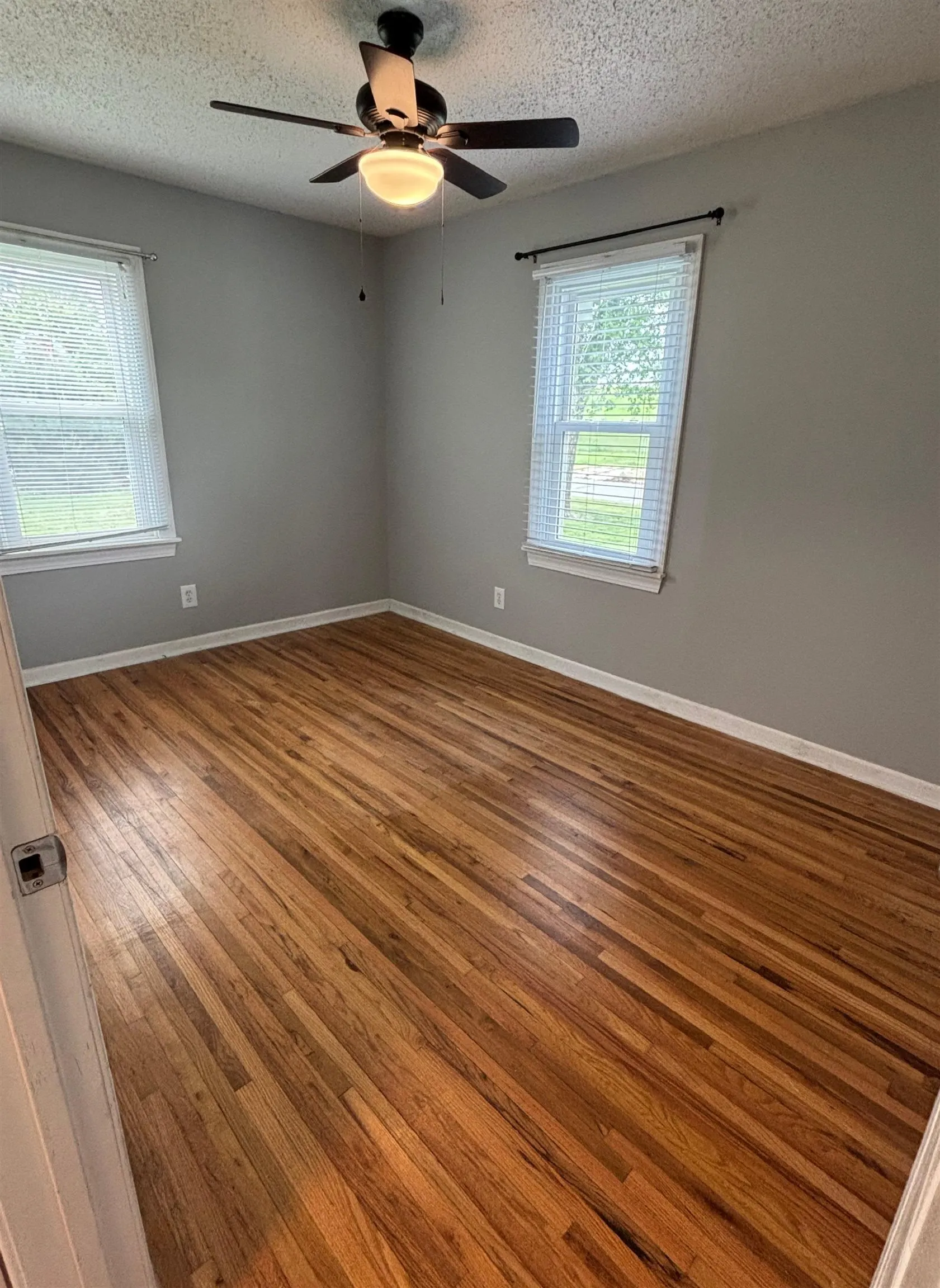 Wichita, Kansas 67209, United States, 2 Bedrooms Bedrooms, ,1 BathroomBathrooms,Residential,Pending,144198