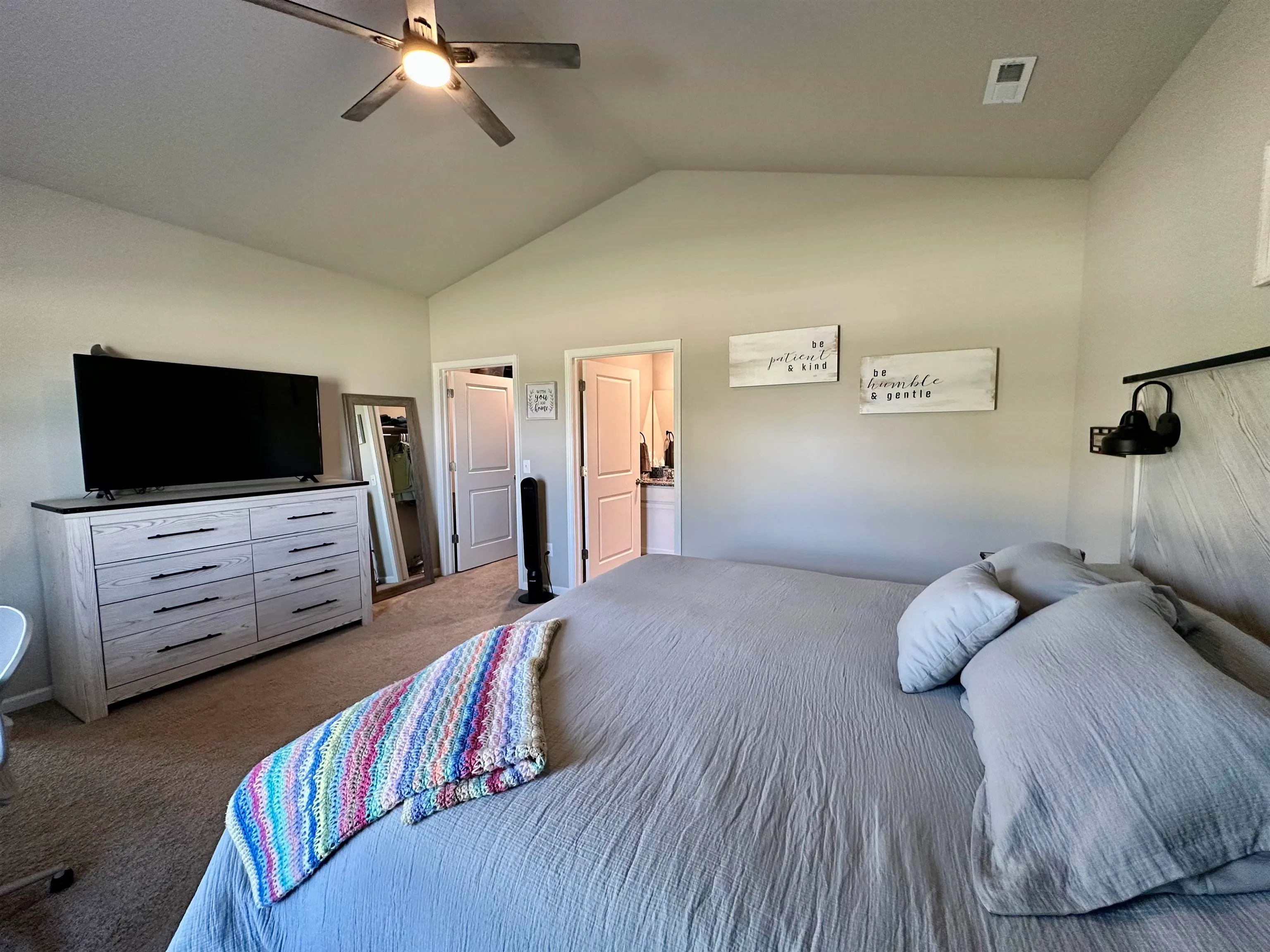 Newton, Kansas 67114, United States, 4 Bedrooms Bedrooms, ,2 BathroomsBathrooms,Residential,Pending,119356