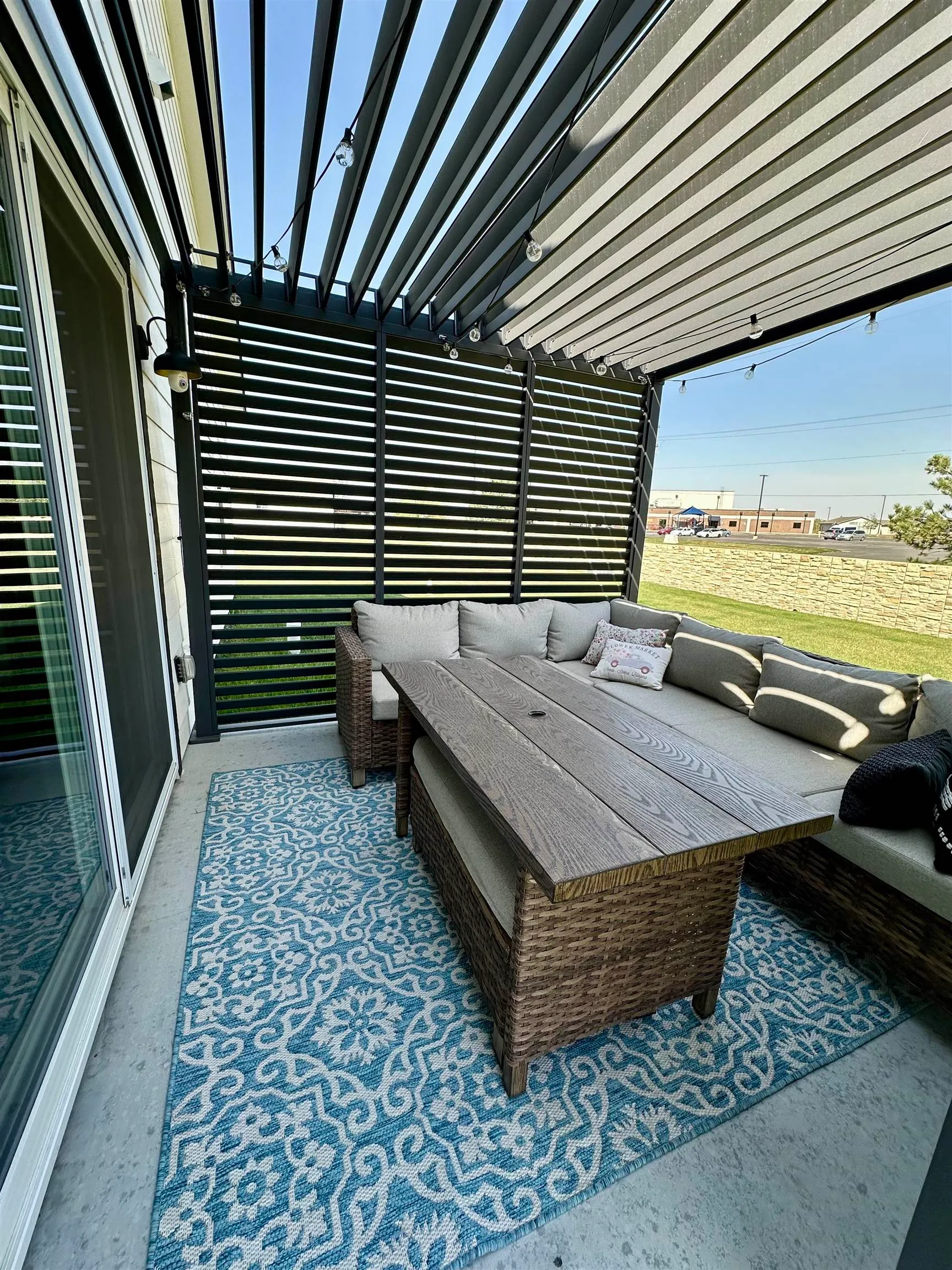 Newton, Kansas 67114, United States, 4 Bedrooms Bedrooms, ,2 BathroomsBathrooms,Residential,Pending,119356