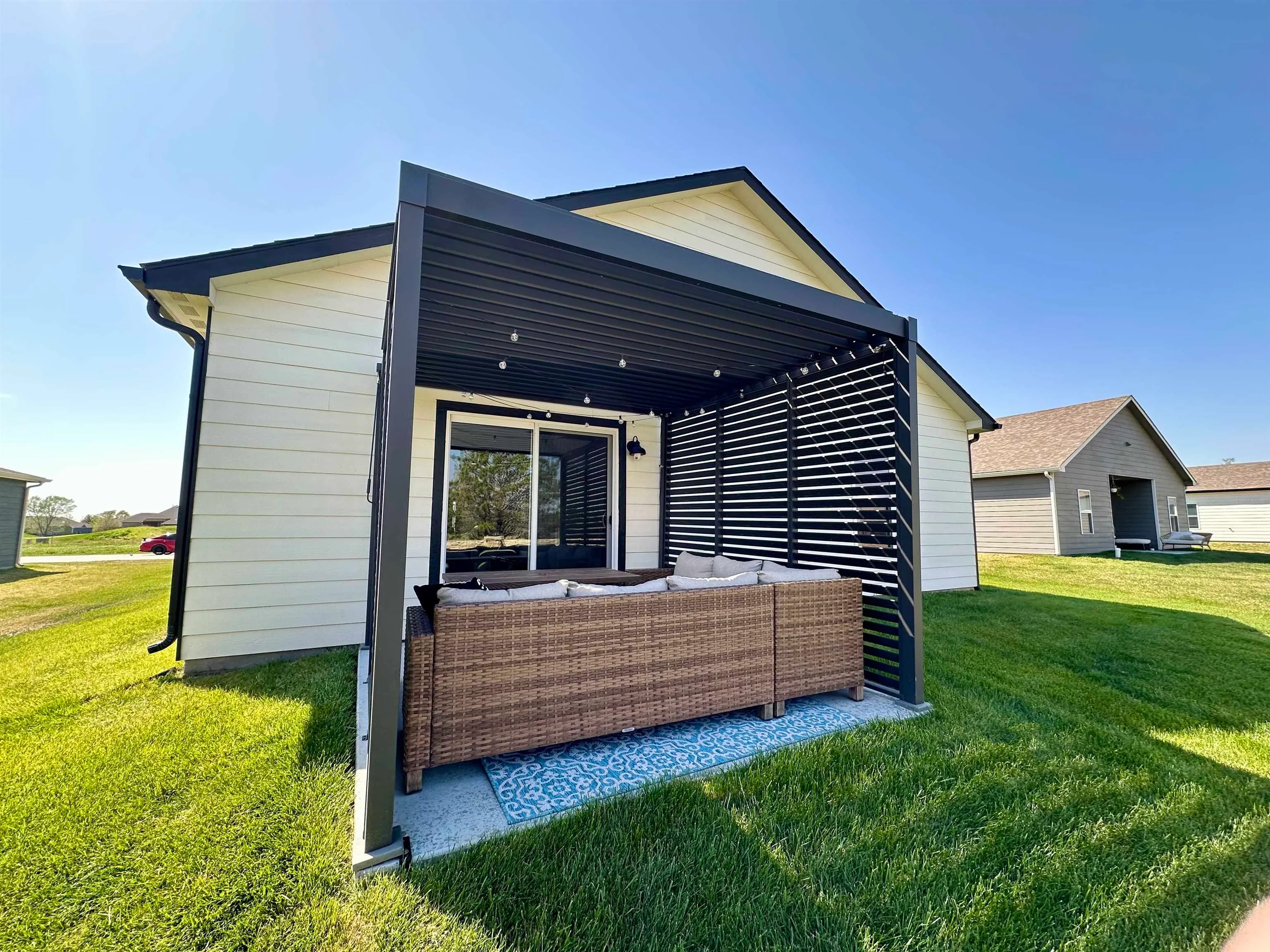 Newton, Kansas 67114, United States, 4 Bedrooms Bedrooms, ,2 BathroomsBathrooms,Residential,Pending,119356