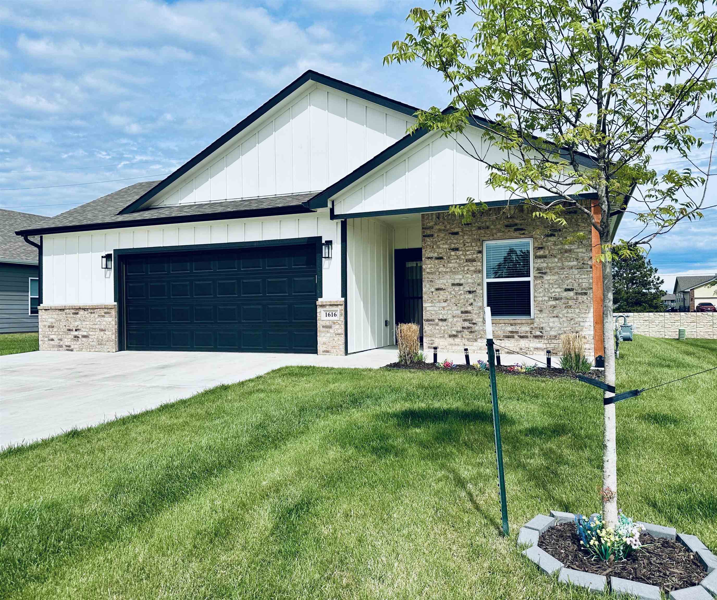 1616 Casey Cir, Newton, Kansas image 1