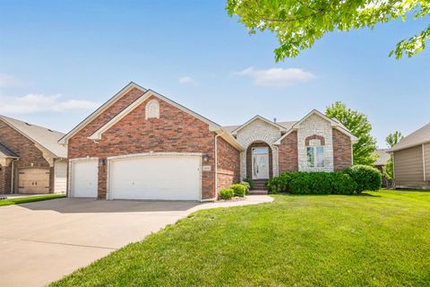 Photo of 2034 S Sierra Hills Ct, Wichita, KS 67230 (MLS # 672955)