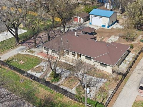 Homes For Sale - 1530 W 20th St N St<br/> Sedgwick County, Wichita, KS 67203