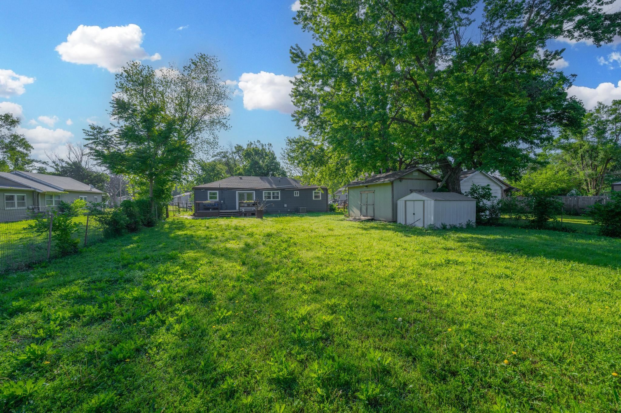 1215 N Logan St, Newton, Kansas image 33