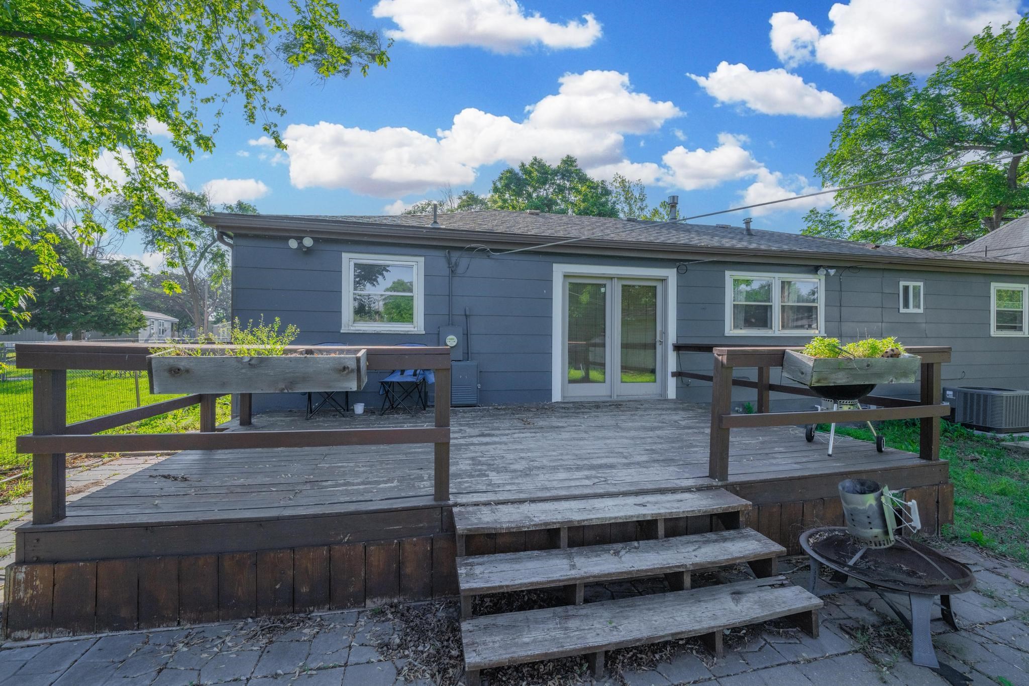 1215 N Logan St, Newton, Kansas image 30