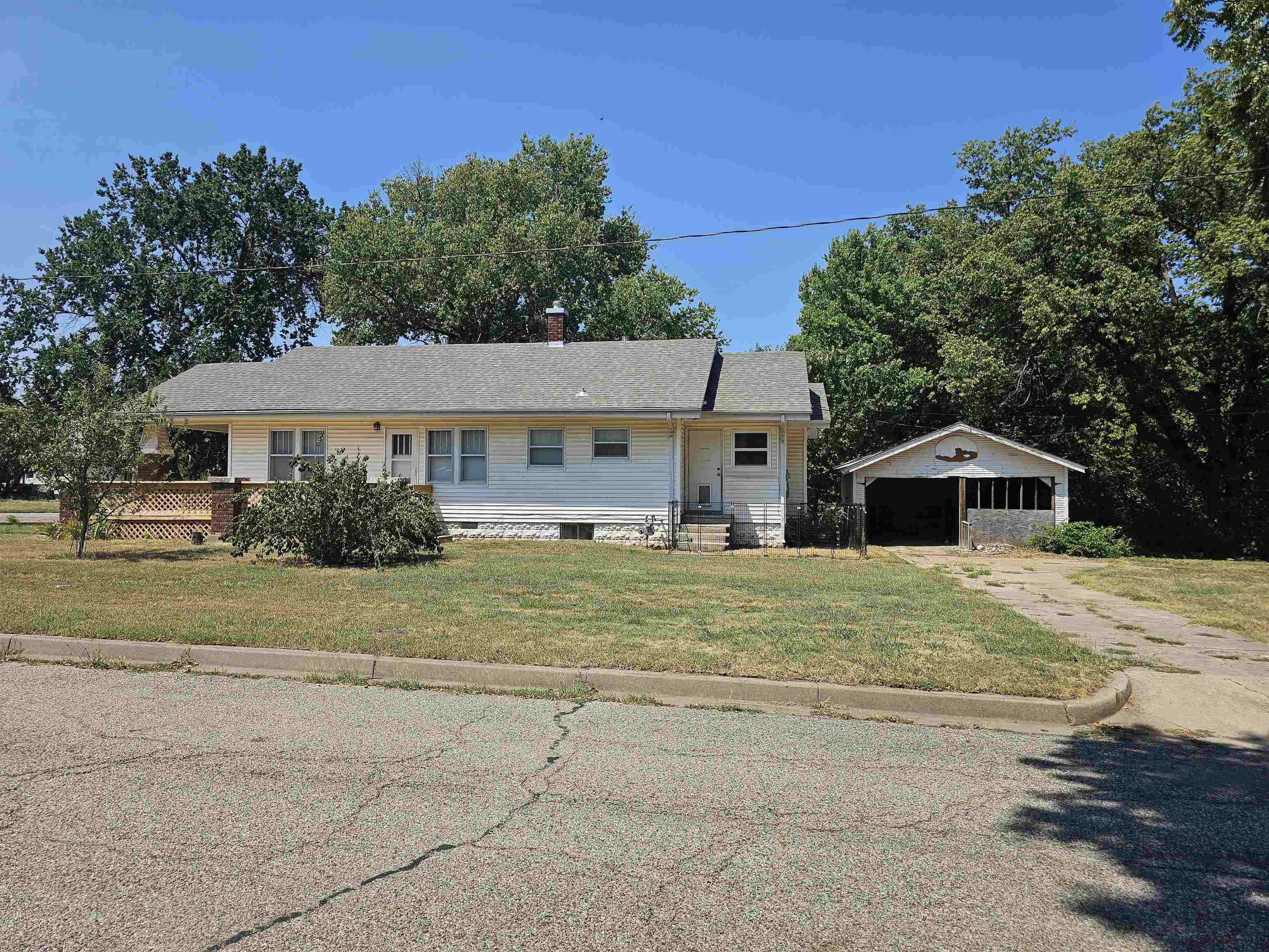 501 W Lincoln Ave, Wellington, Kansas image 1