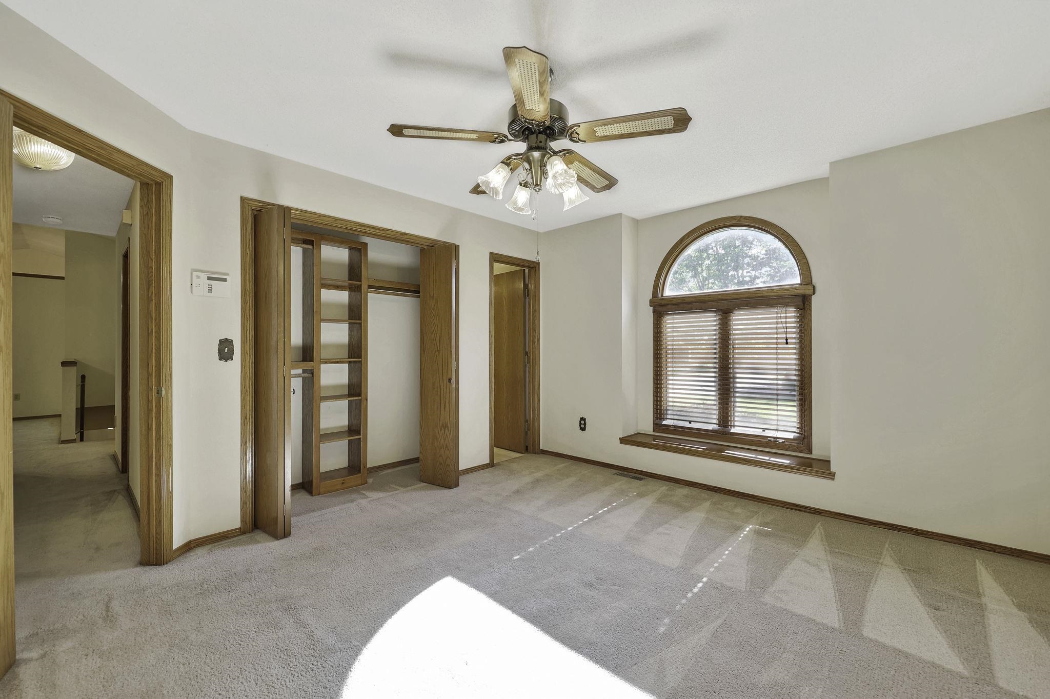 Wichita, Kansas 67212, United States, 4 Bedrooms Bedrooms, ,3 BathroomsBathrooms,Residential,Pending,57485