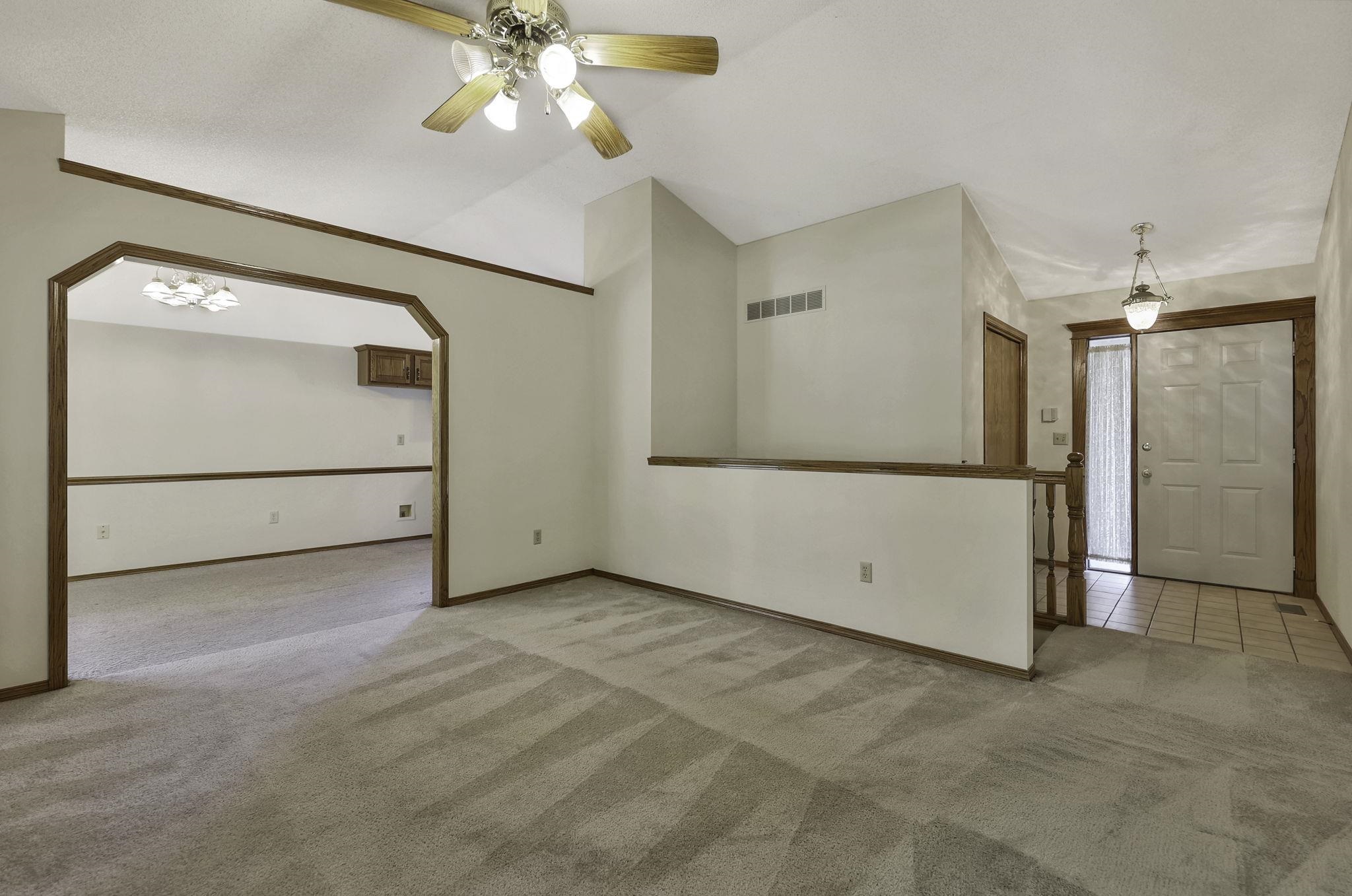 Wichita, Kansas 67212, United States, 4 Bedrooms Bedrooms, ,3 BathroomsBathrooms,Residential,Pending,57485