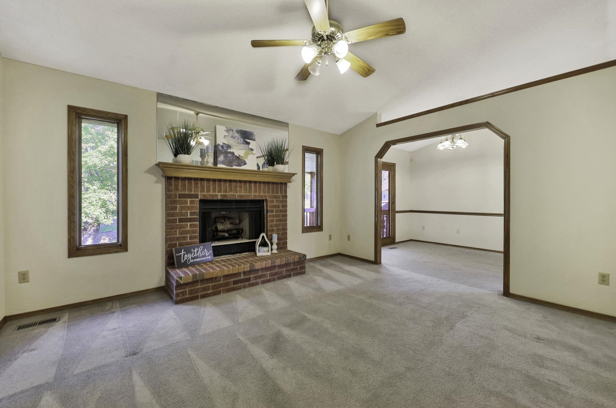 Wichita, Kansas 67212, United States, 4 Bedrooms Bedrooms, ,3 BathroomsBathrooms,Residential,Pending,57485