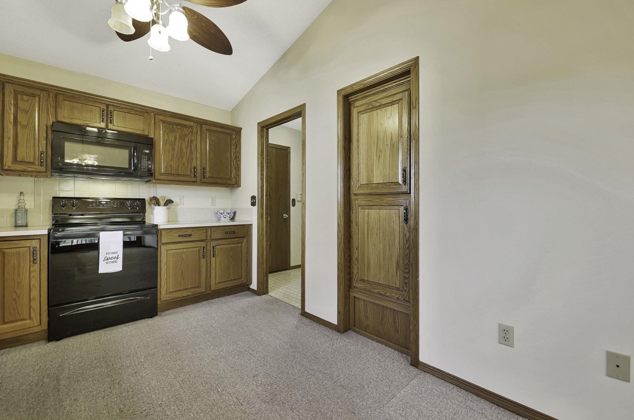 Wichita, Kansas 67212, United States, 4 Bedrooms Bedrooms, ,3 BathroomsBathrooms,Residential,Pending,57485