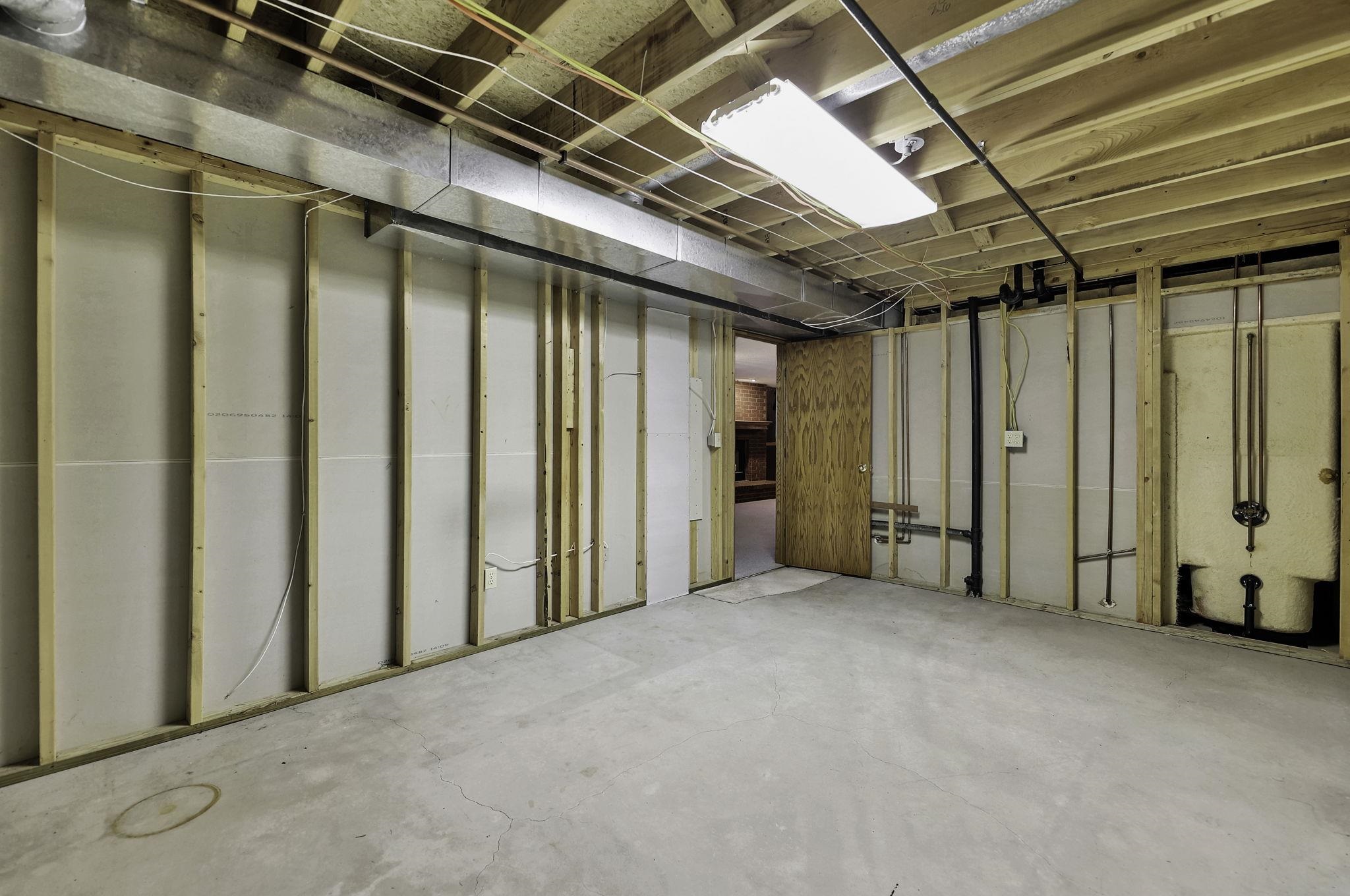 Wichita, Kansas 67212, United States, 4 Bedrooms Bedrooms, ,3 BathroomsBathrooms,Residential,Pending,57485