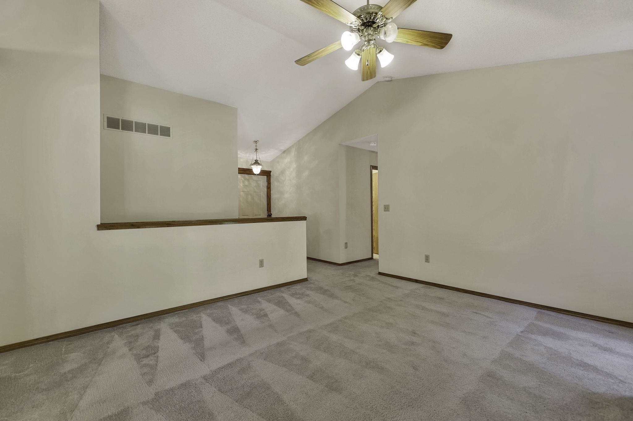 Wichita, Kansas 67212, United States, 4 Bedrooms Bedrooms, ,3 BathroomsBathrooms,Residential,Pending,57485