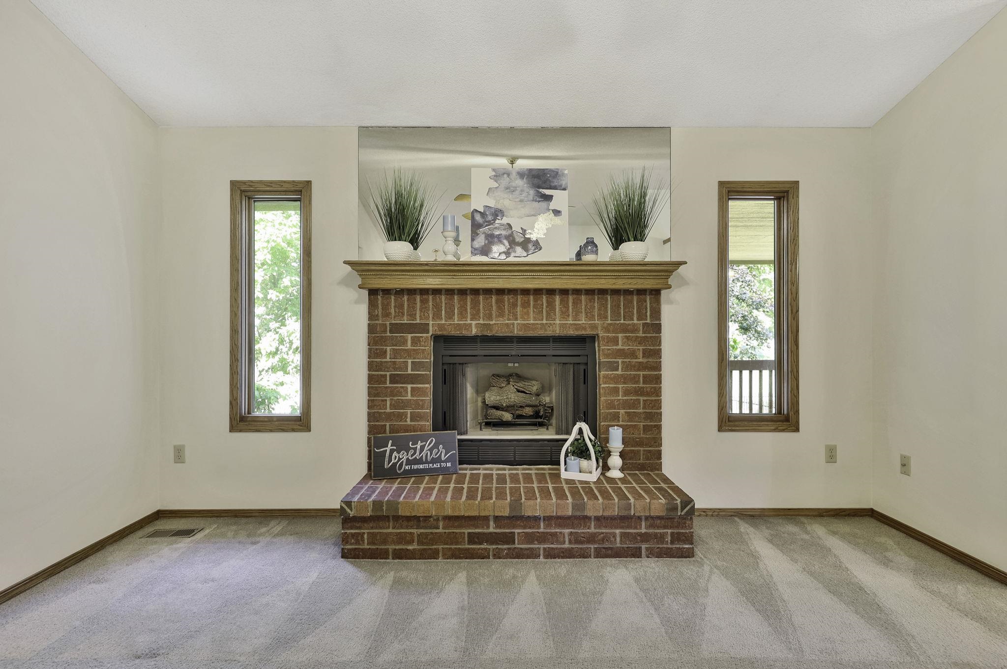 Wichita, Kansas 67212, United States, 4 Bedrooms Bedrooms, ,3 BathroomsBathrooms,Residential,Pending,57485