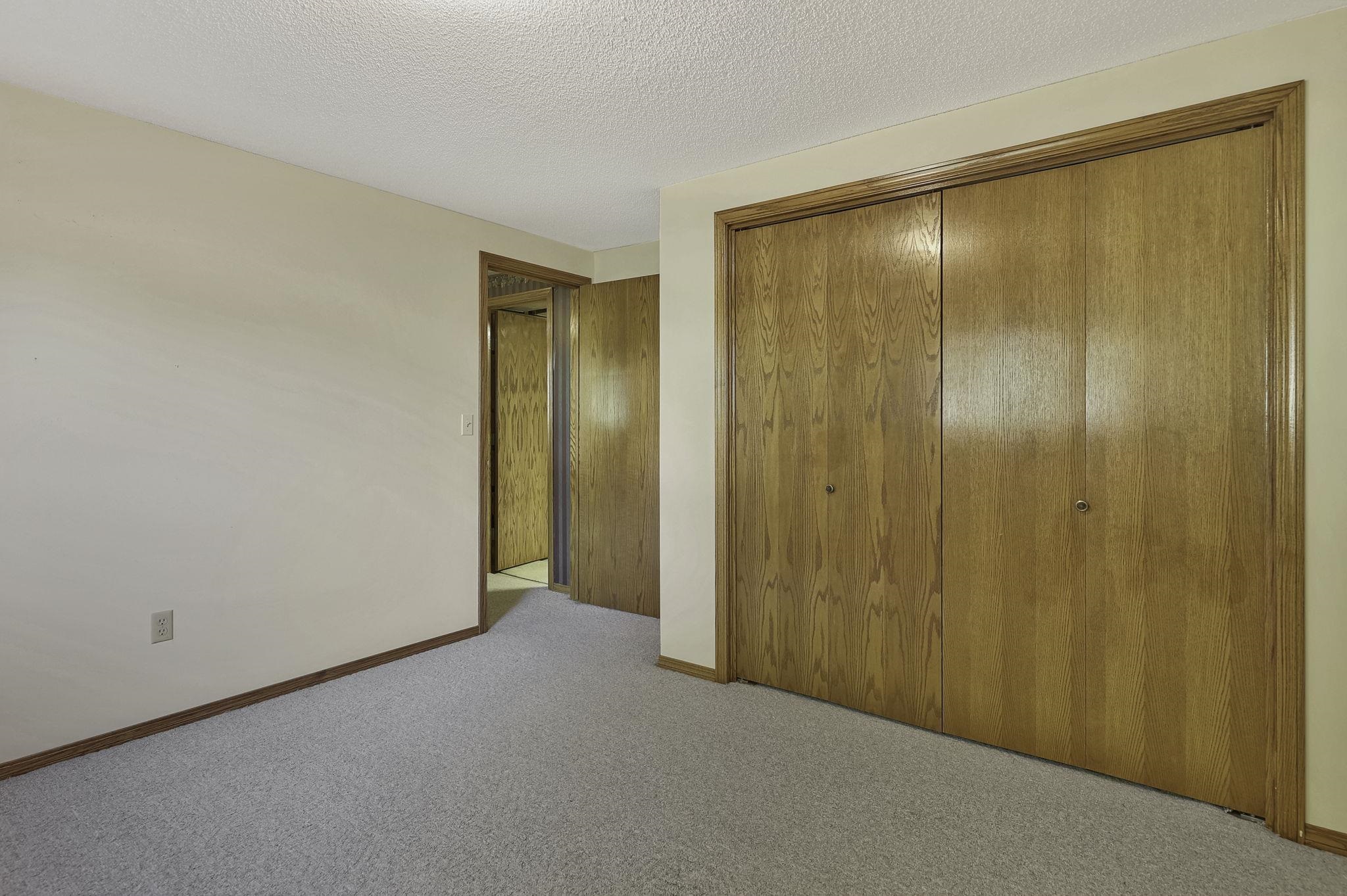 Wichita, Kansas 67212, United States, 4 Bedrooms Bedrooms, ,3 BathroomsBathrooms,Residential,Pending,57485