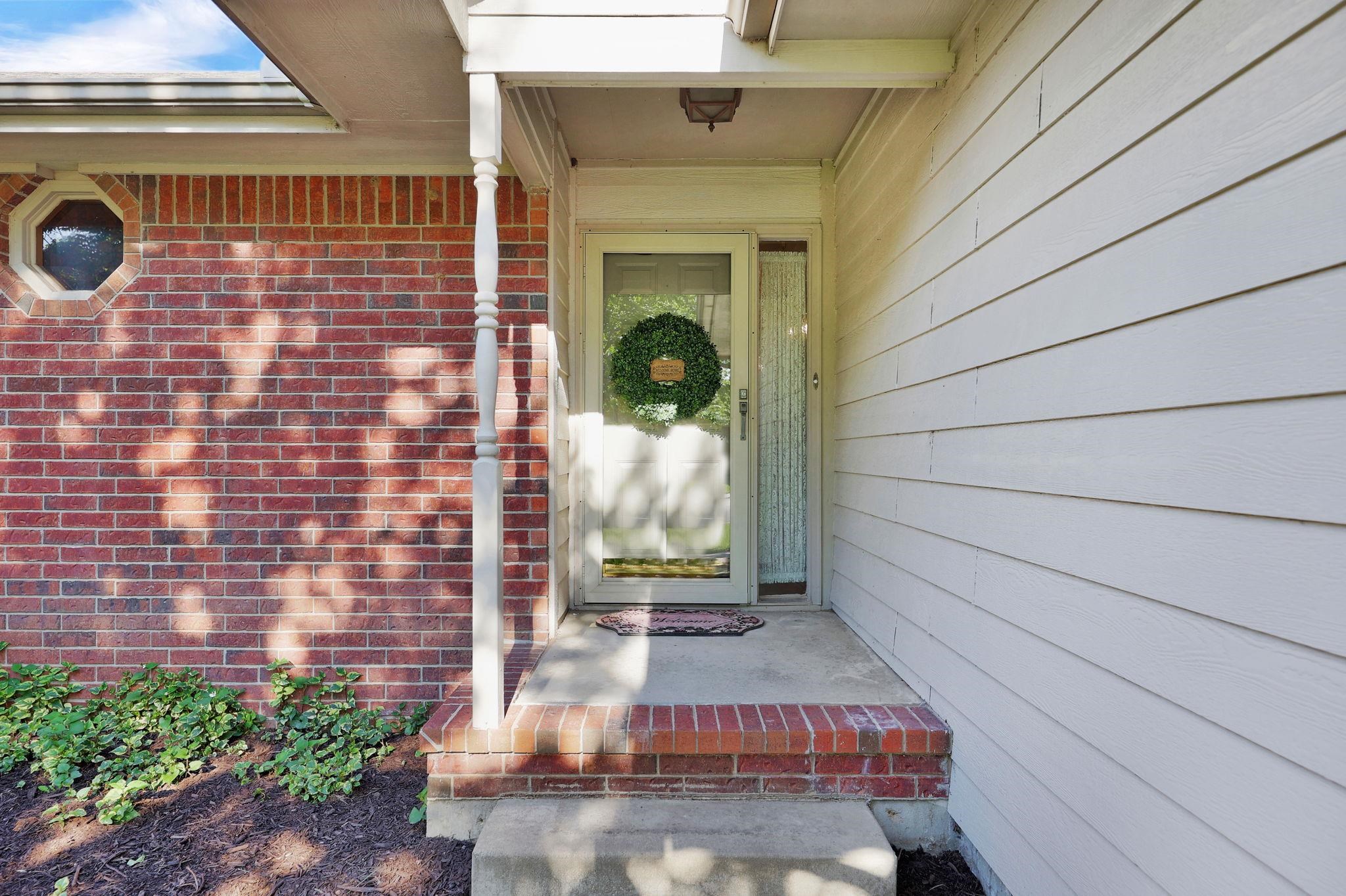 Wichita, Kansas 67212, United States, 4 Bedrooms Bedrooms, ,3 BathroomsBathrooms,Residential,Pending,57485