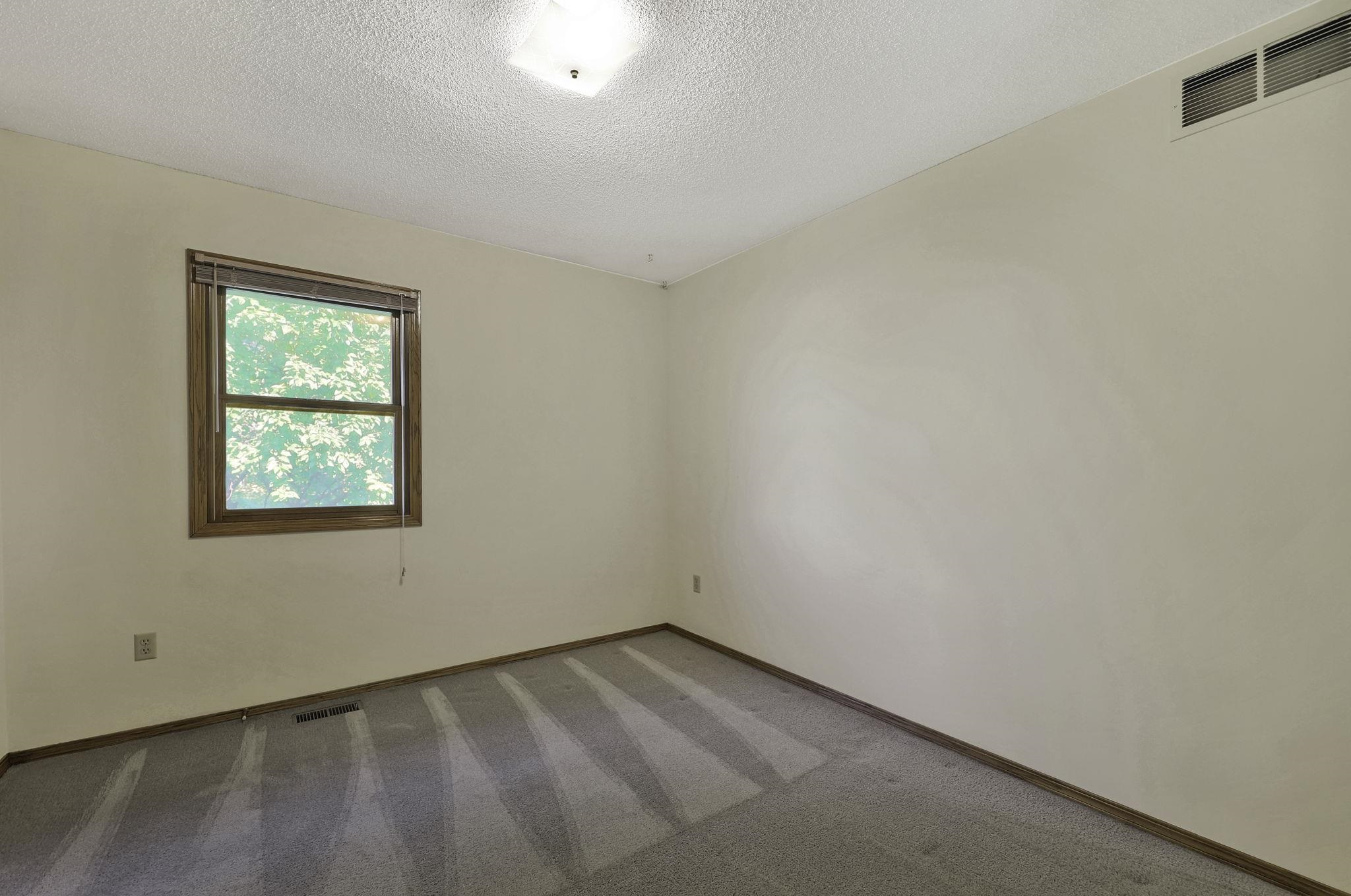 Wichita, Kansas 67212, United States, 4 Bedrooms Bedrooms, ,3 BathroomsBathrooms,Residential,Pending,57485