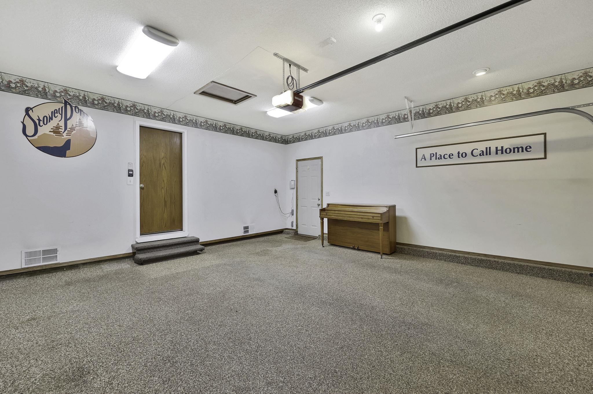 Wichita, Kansas 67212, United States, 4 Bedrooms Bedrooms, ,3 BathroomsBathrooms,Residential,Pending,57485