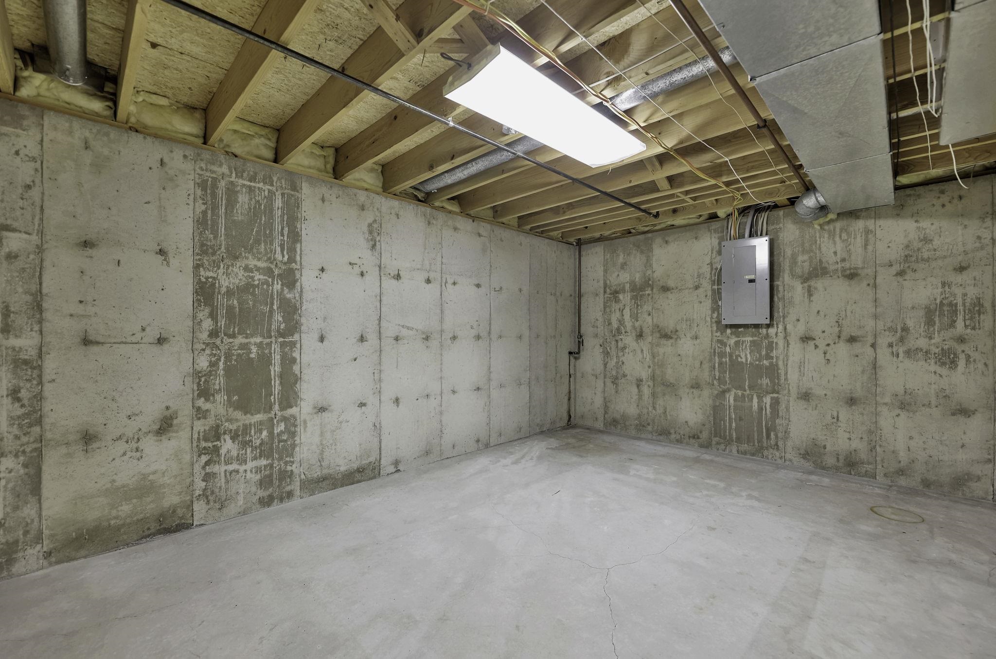 Wichita, Kansas 67212, United States, 4 Bedrooms Bedrooms, ,3 BathroomsBathrooms,Residential,Pending,57485