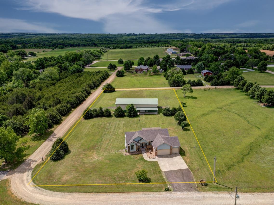 10307 Quail Ln, Arkansas City, Kansas image 1