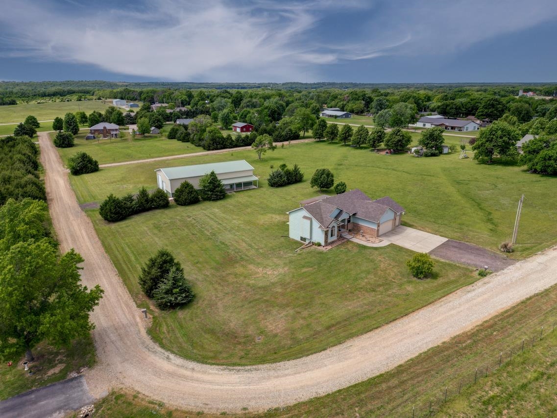 10307 Quail Ln, Arkansas City, Kansas image 2
