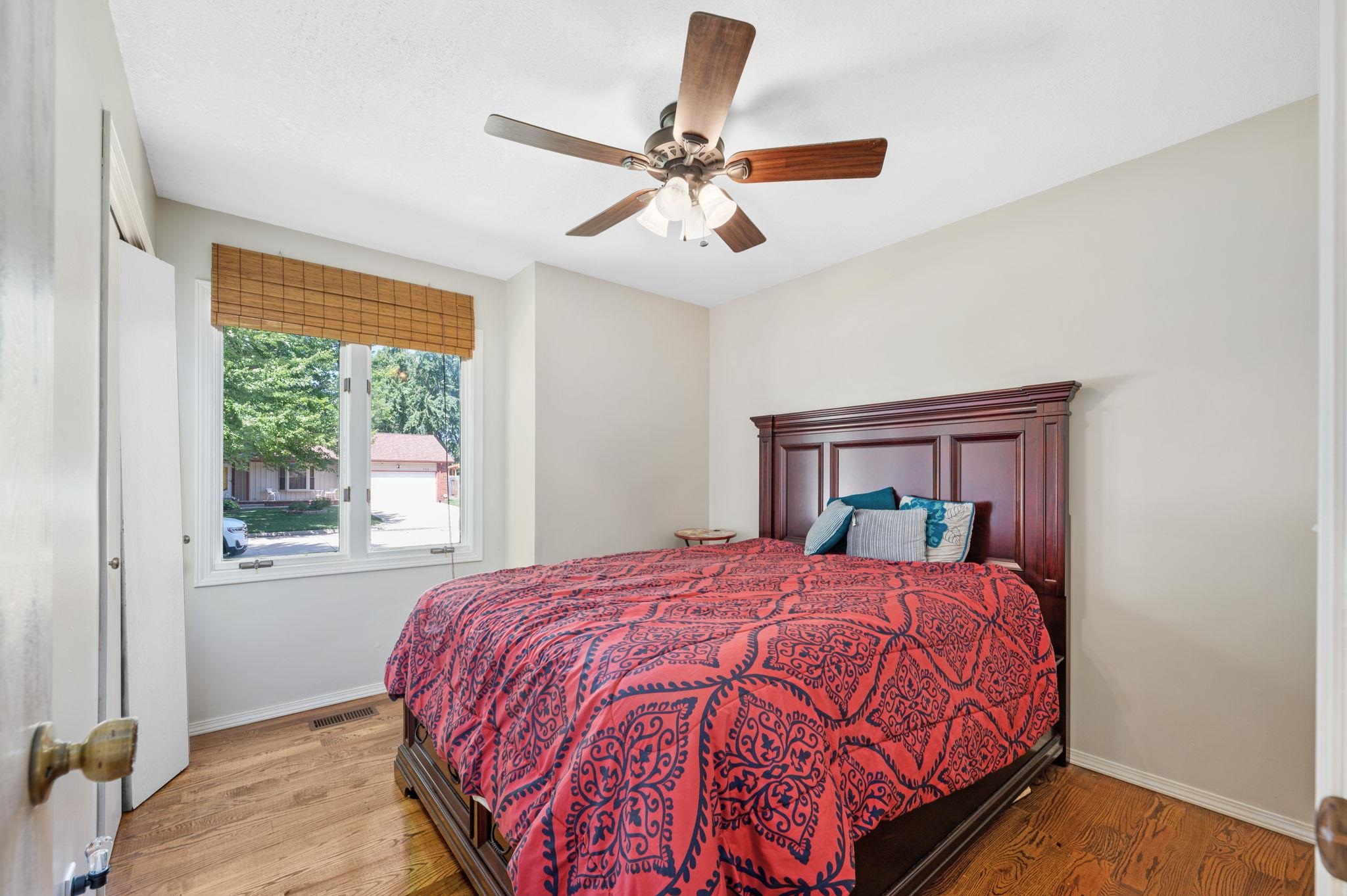 Wichita, Kansas 67212, United States, 4 Bedrooms Bedrooms, ,3 BathroomsBathrooms,Residential,Pending,53471