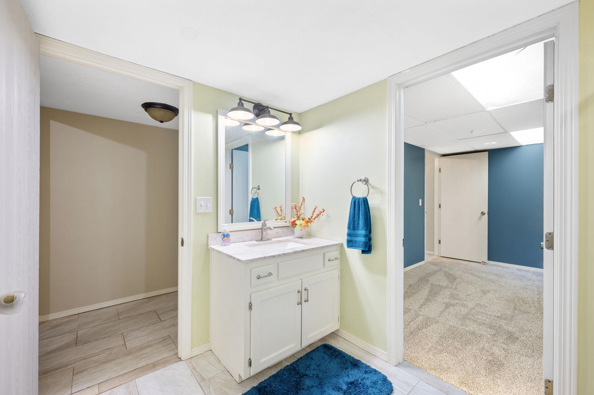 Wichita, Kansas 67212, United States, 4 Bedrooms Bedrooms, ,3 BathroomsBathrooms,Residential,Pending,53471