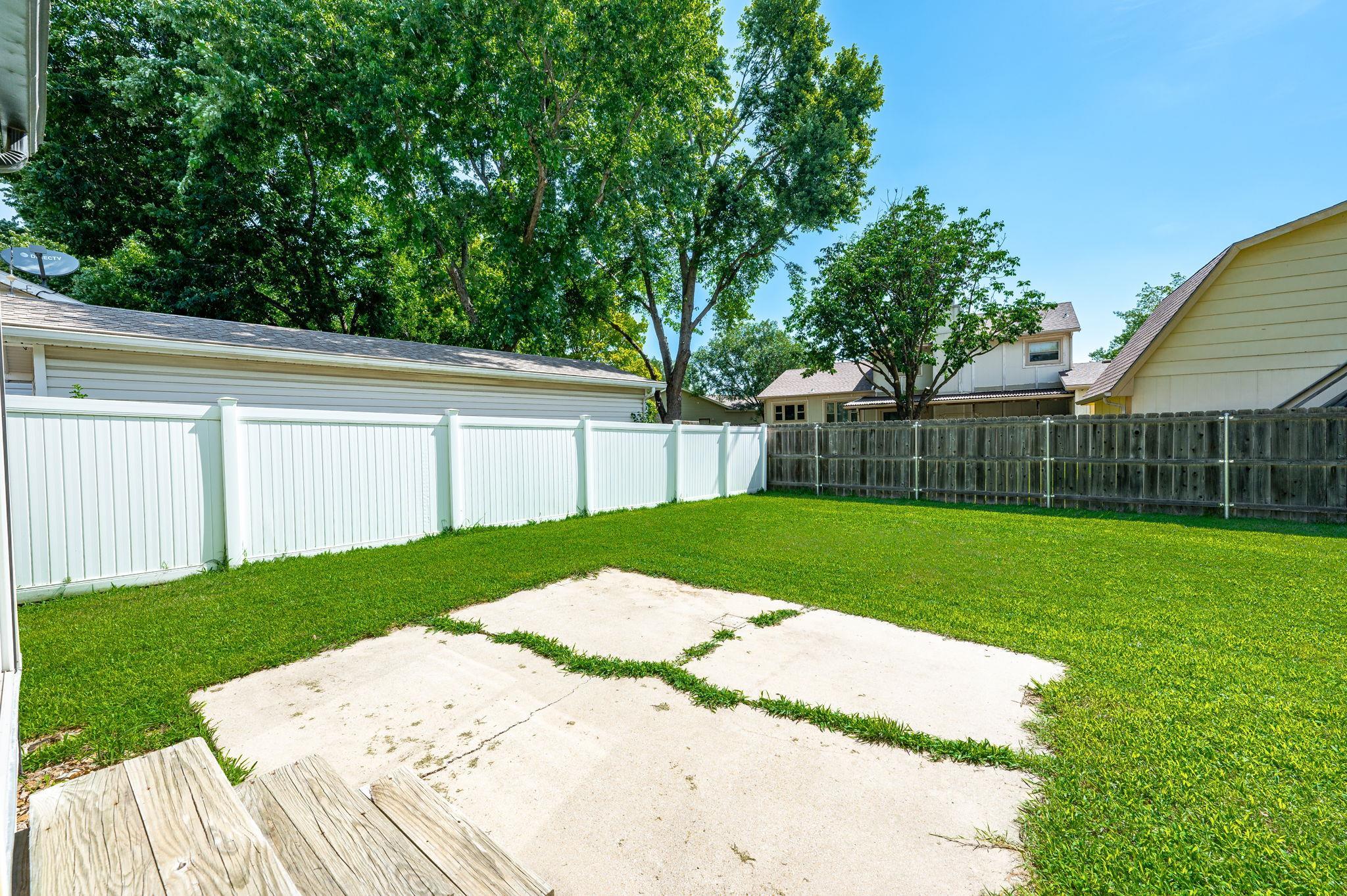 Wichita, Kansas 67212, United States, 4 Bedrooms Bedrooms, ,3 BathroomsBathrooms,Residential,Pending,53471